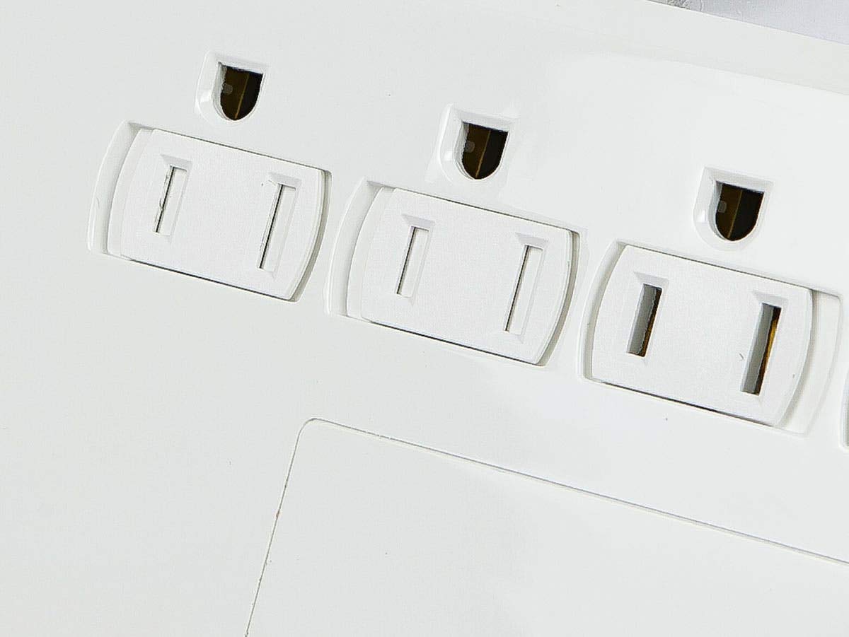 Monoprice Power & Surge - 12 Outlet Surge Protector Power Strip with 2 Built In 2.1A USB Charger Ports - 6 Feet - White | Cord UL Rated, 4, 230 Joules