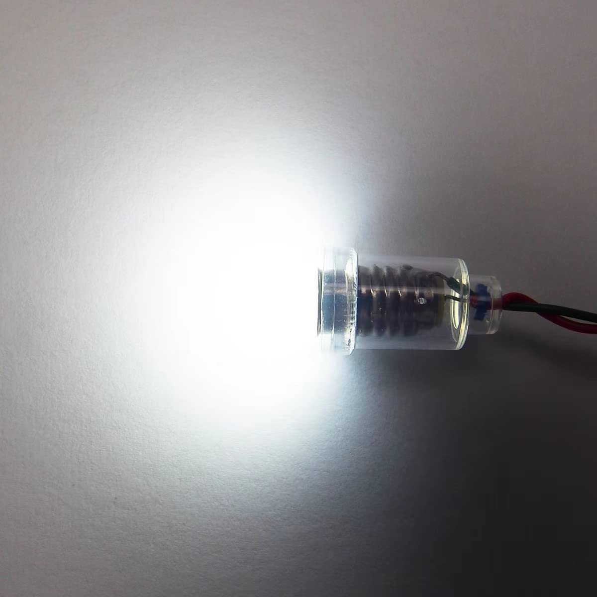 GutReise E10 LED Bulbs 6V Cold White,10pcs AC/DC E10 Miniature Screw LED Lamps 0.5Watts 65Lm (6V, Cold White)