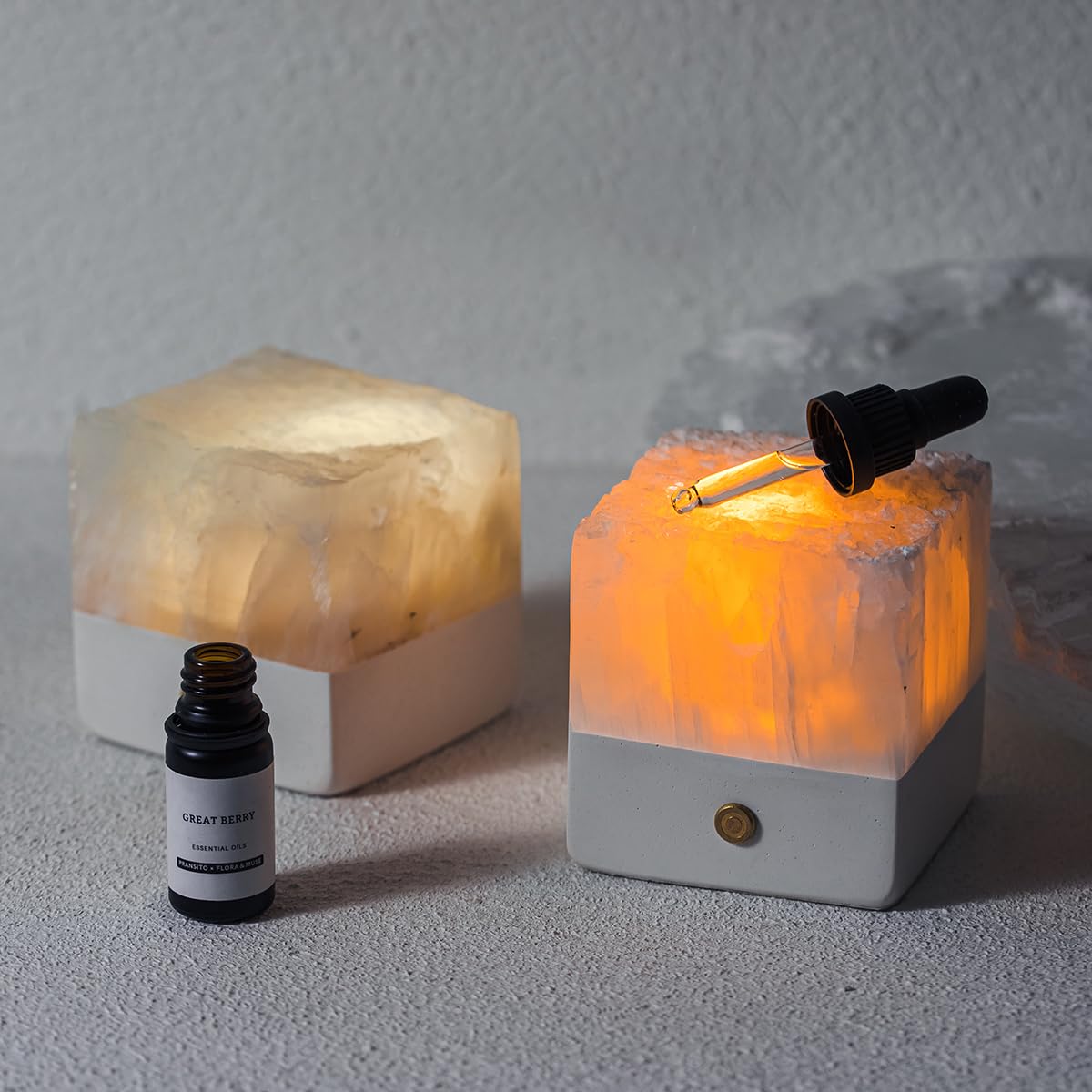 Nature Crystal Passive Diffuser with Light Stone Essential Oil Diffuser Hand Carved Selenite Stone Night Light - Perfect for Meditation Reflection