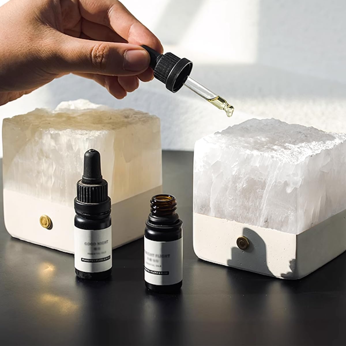 Nature Crystal Passive Diffuser with Light Stone Essential Oil Diffuser Hand Carved Selenite Stone Night Light - Perfect for Meditation Reflection