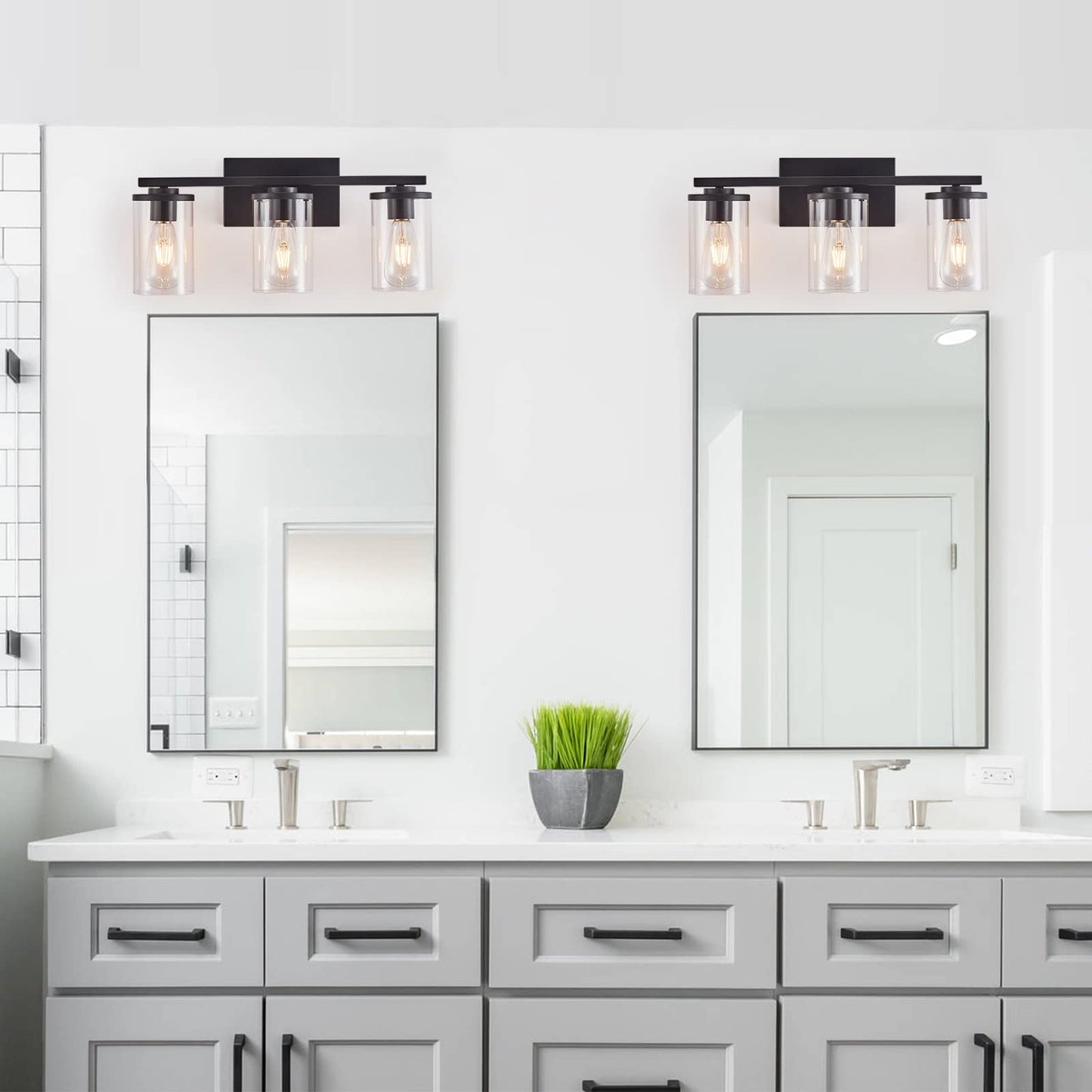 Fabulis Vanity Light with 3-Light Classic Bathroom Light Fixtures Modern Wall Light with Clear Glass Shade Elegant Wall Sconce for Mirror Bedroom