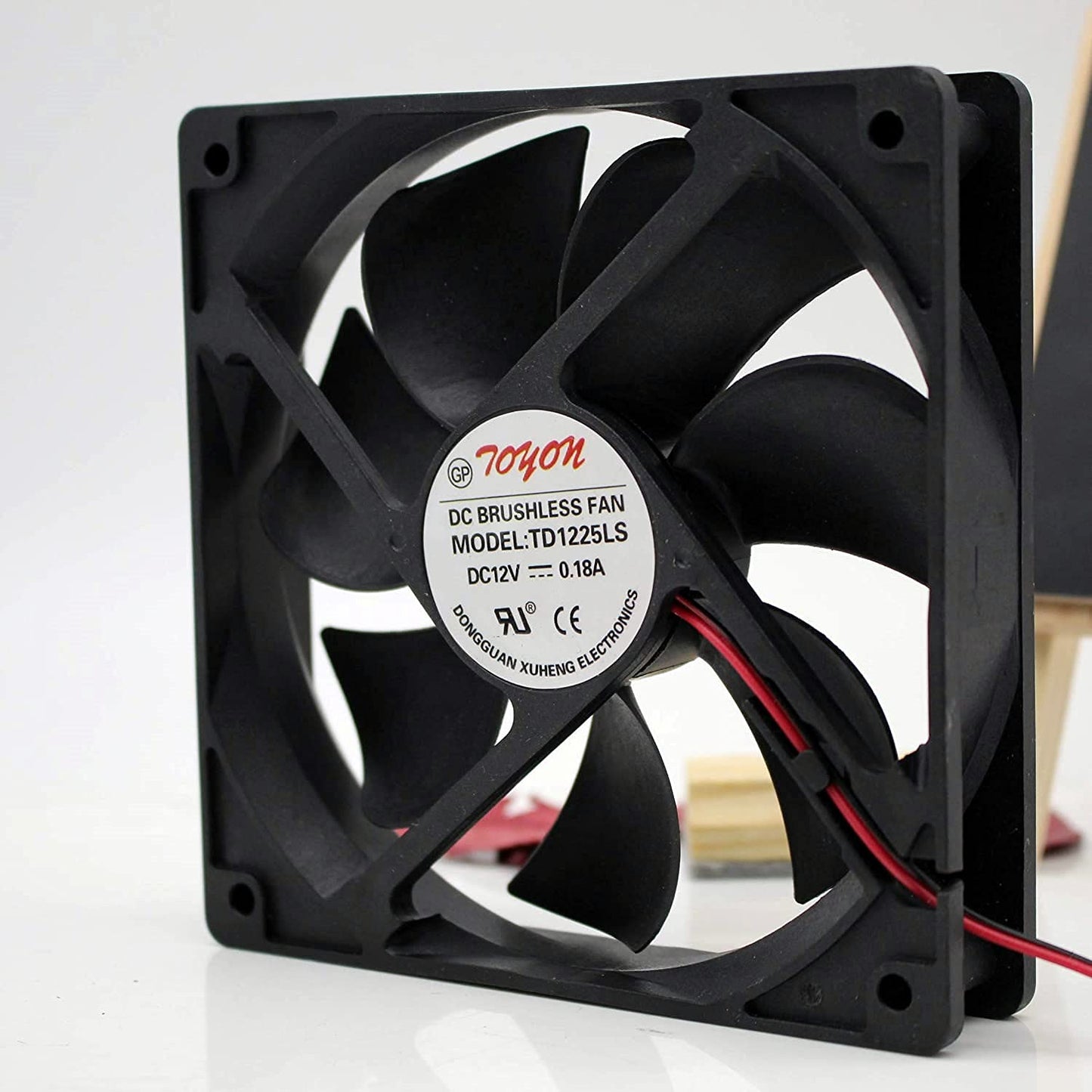 SHRISHMA 12V 120MM 12CM Desktop Computer Fan, 12W, 1.35E+3 RPM, 3-Pin, Copper, Air Cooling