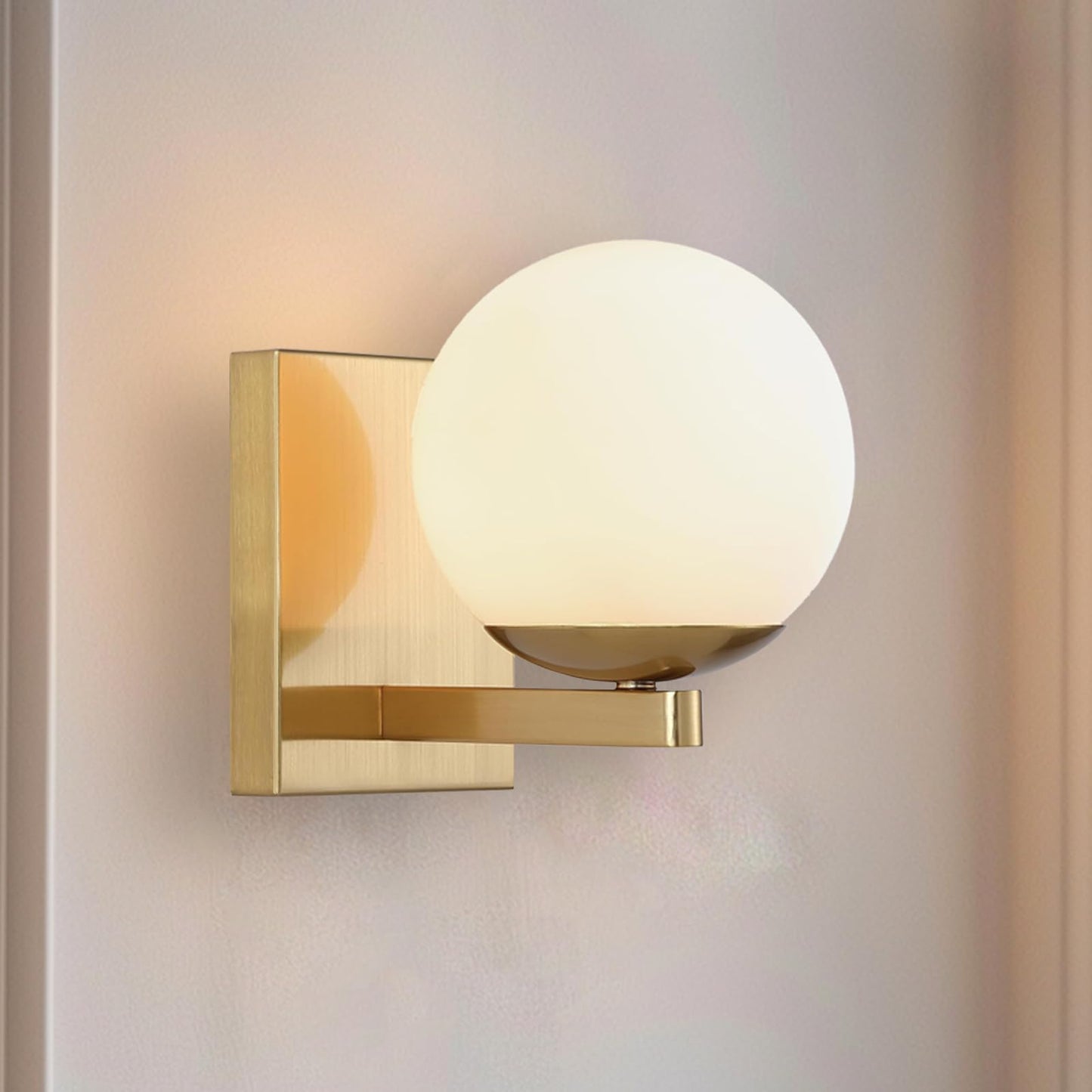 Popity home Gold Mid Centry Modern Wall Sconce, Globe Wall Sconce with Frosted Glass Lampshade, Brass Wall Light Fixture for Bedroom Living Room
