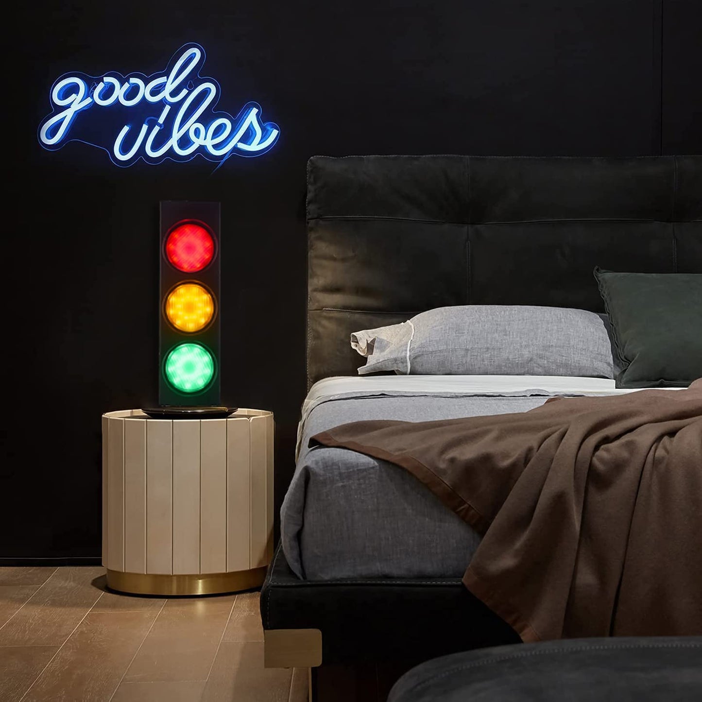 PANLAVIE Traffic Light Wall Lamp Remote Control Retro Kids Bedroom Stop Light, Plug in Industrial LED Wall Sconce, 18.5’’ Vintage Fun Signal Lights