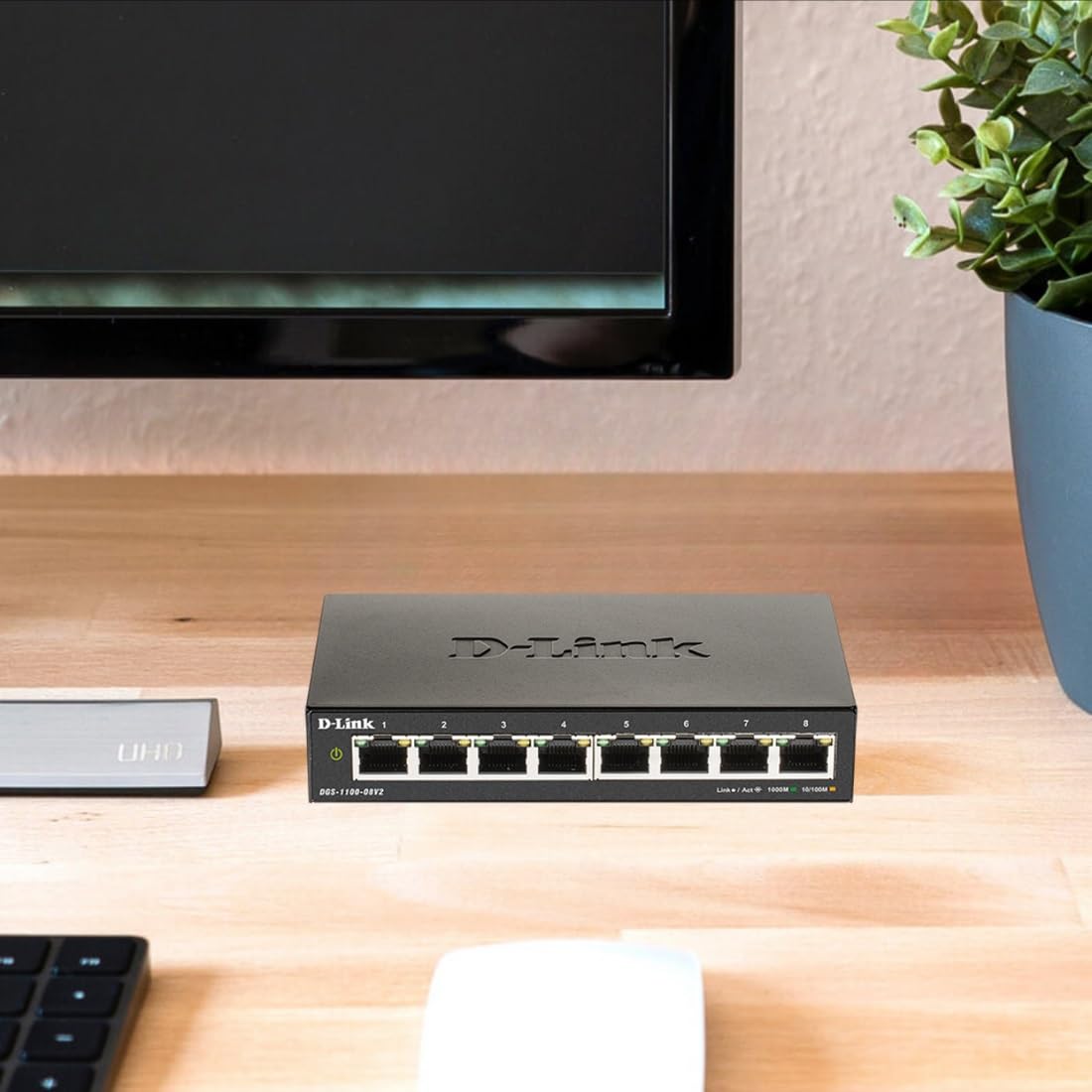 D-Link Ethernet Switch, 8 Port Smart Managed Gigabit Desktop EEE Network Internet (DGS-1100-08V2)