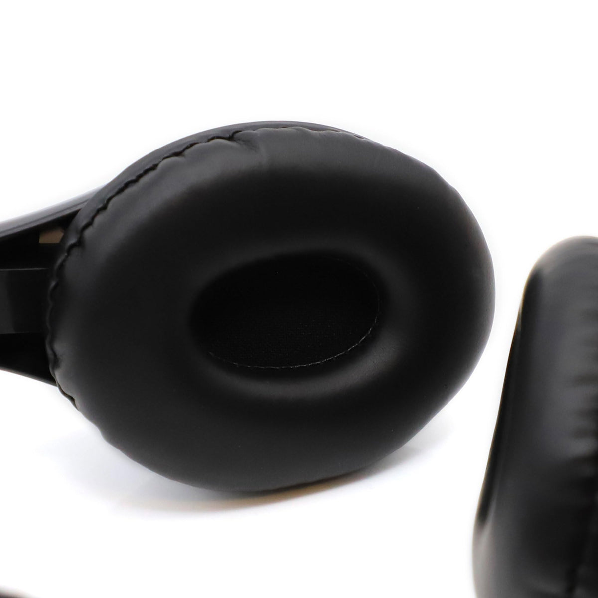 Avid Products AE-35 Headphone, USB-C Plug, White