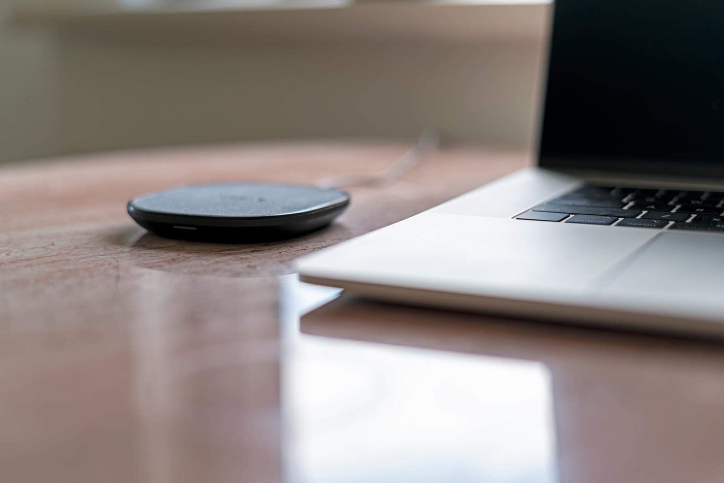 Mophie Wireless 10W Charging Pad - Made for Apple Airpods, Samsung Galaxy S25/S24, iPhone 16/15/14 Pro, Google Pixel 9, and Other Qi-Enabled Devices
