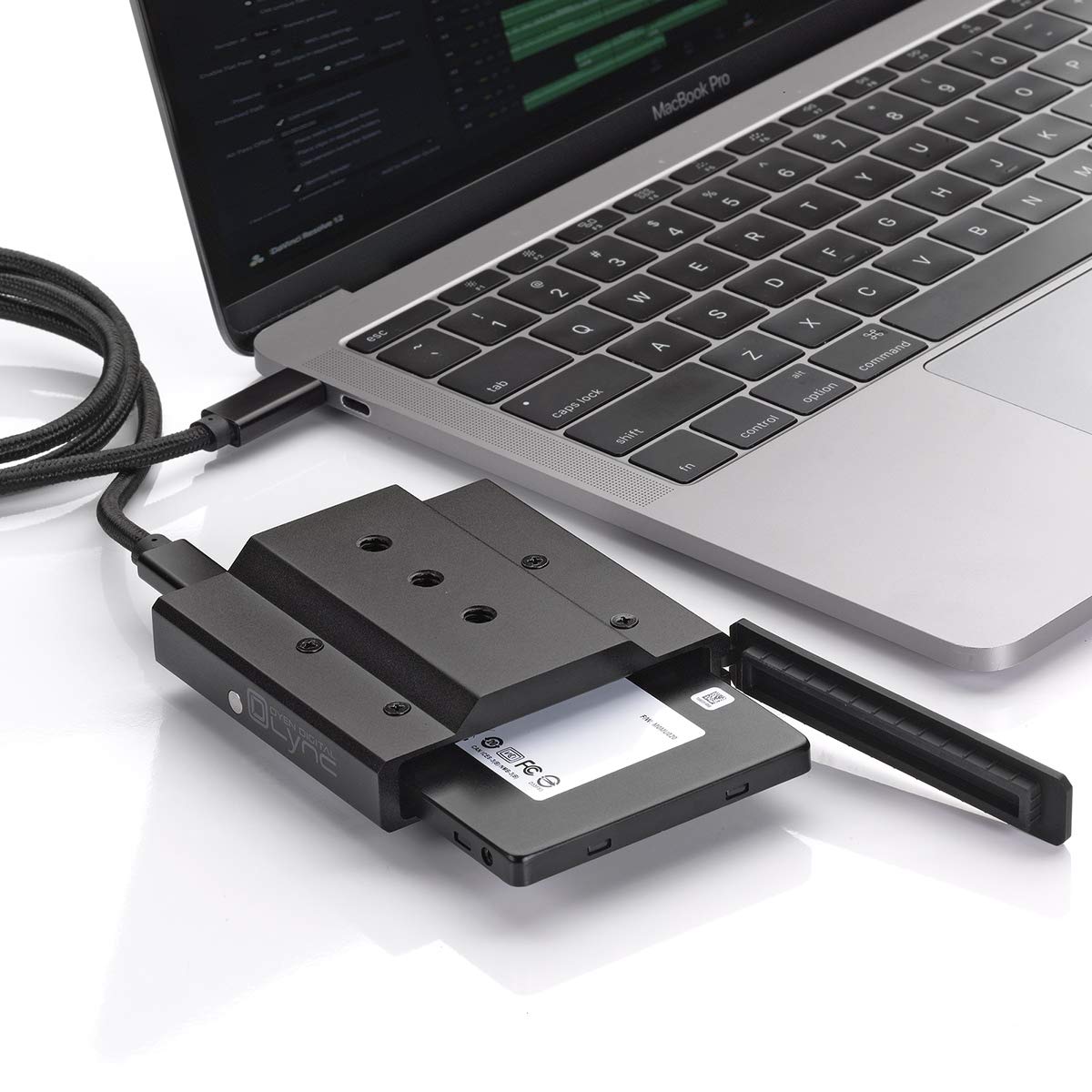 Oyen Digital Lync USB-C to SSD Camera Drive Dock, L1-C25-BK