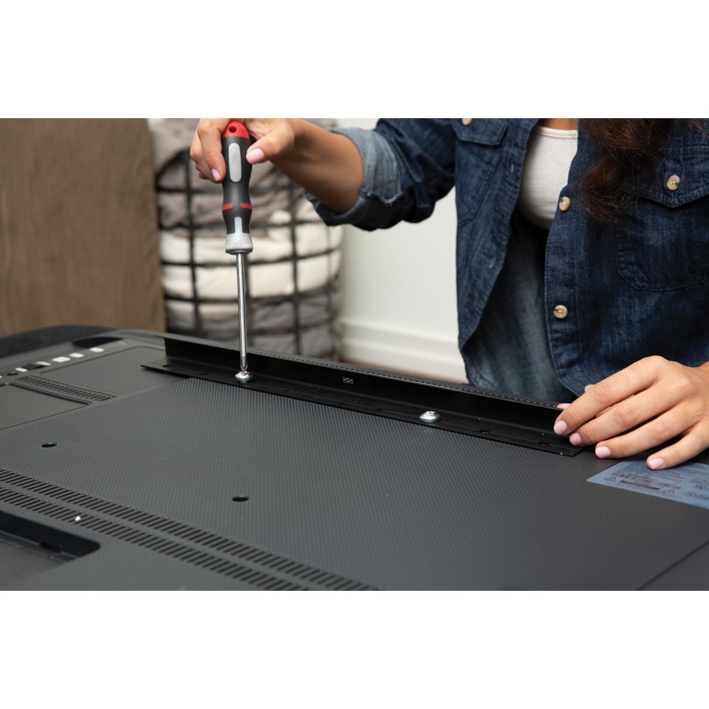 Hangman S-2065 26-Inch to 65-Inch No Stud TV Hanger