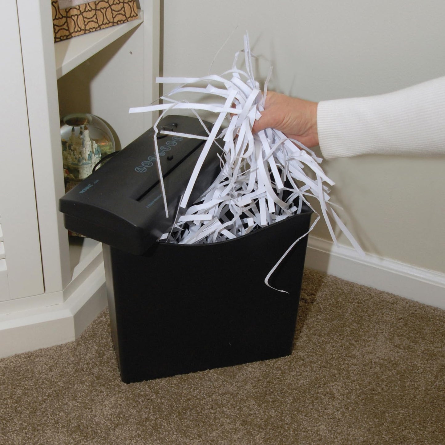 Royal Sovereign Js55 Shredder With Basket - 5 Sheet - Strip Cut