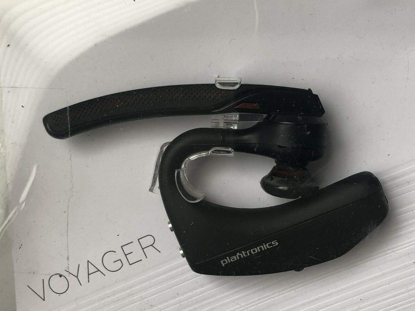 PLANTRONICS Voyager 5200 Earset - Mono - Wireless - Bluetooth - 98.4 ft - Earbud, Over-The-Ear - Monaural - Outer-Ear - Noise Cancelling, Echo