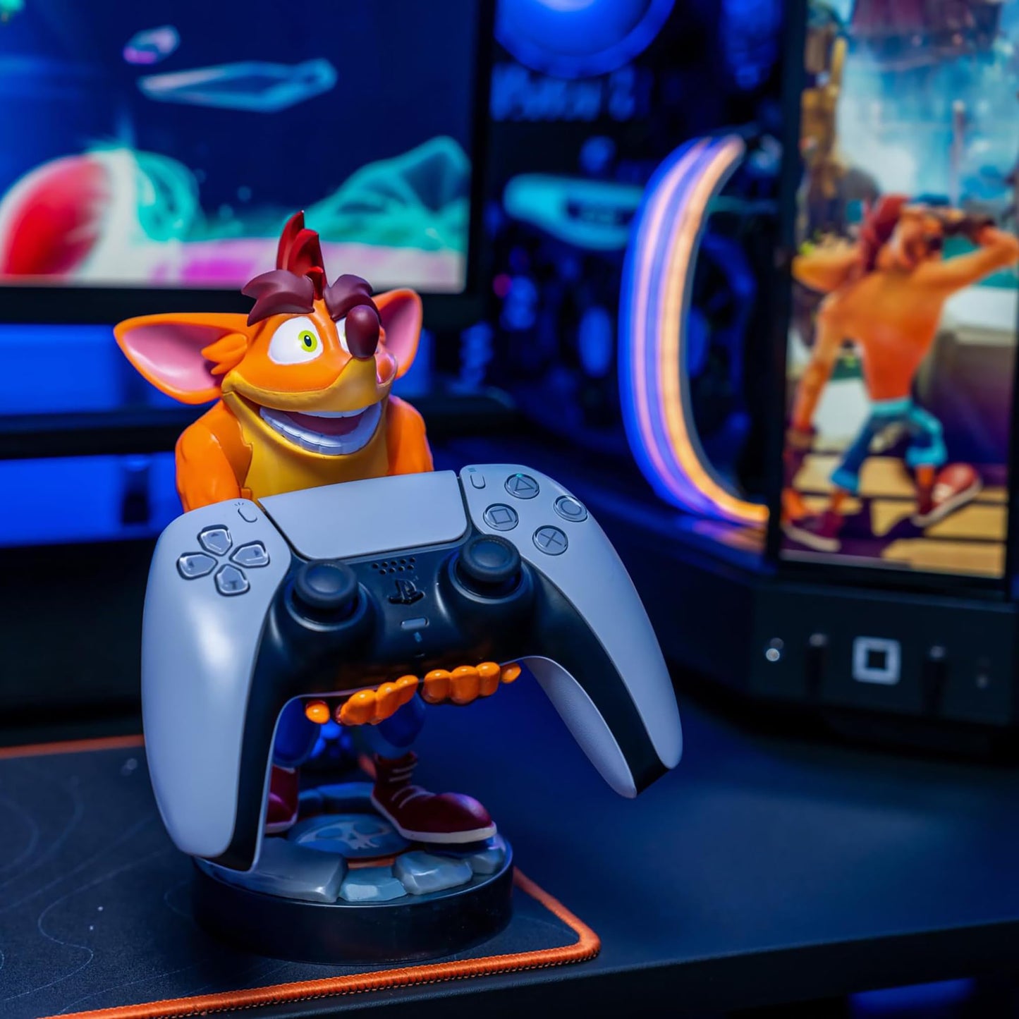 Exquisite Gaming Crash Bandicoot Controller Holder & Phone Stand, 8.5 in Collectible Figure