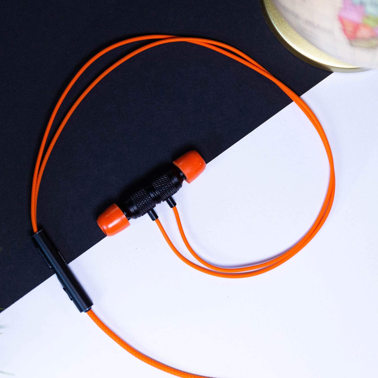 LUDOS Ultra Wired Earbuds in-Ear Headphones, 5 Years Warranty, Earphones with Microphone, Noise Isolating Ear Buds, Memory Foam for iPhone, Samsung