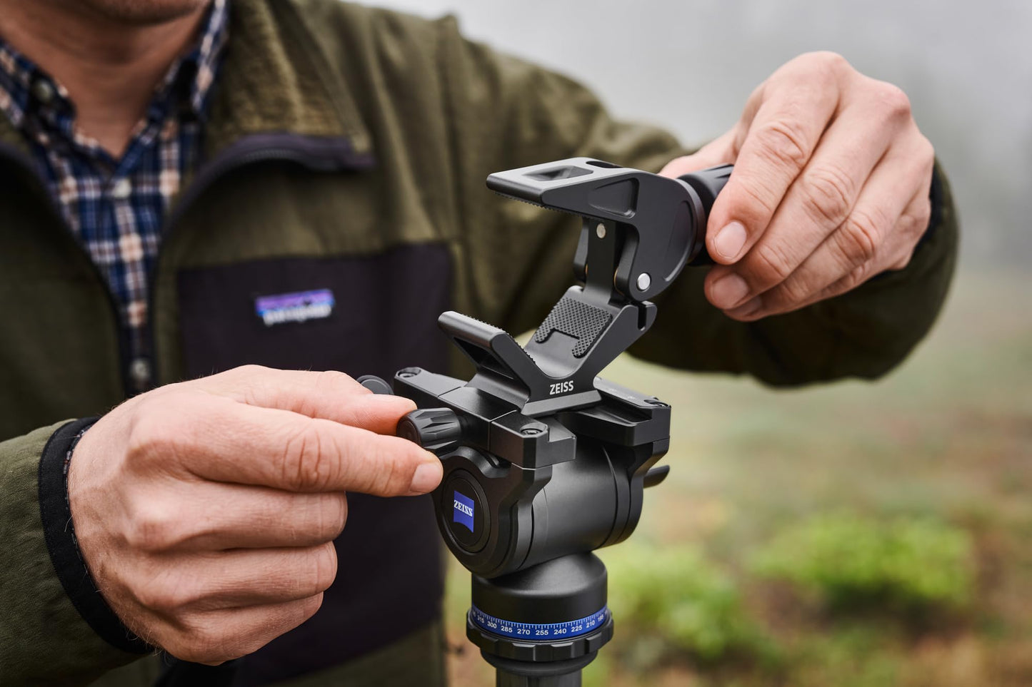 ZEISS Bino Clamp Accessory for Pro-Series Tripods