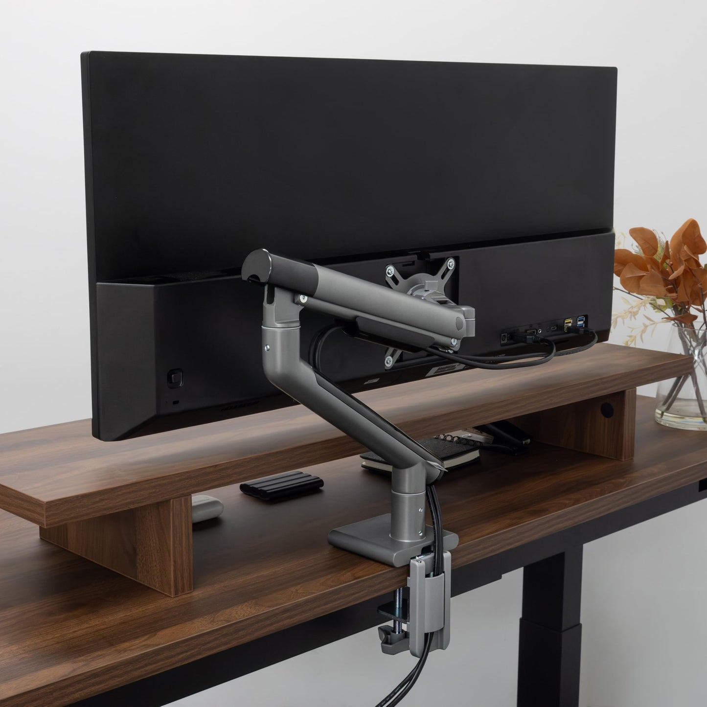 Desky Single Slim Monitor Arm - Adjustable Desk Mount with Gas Spring, VESA 75/100, 360° Rotation, Cable Management, Fits Monitors Up to 32", 19.8 lbs