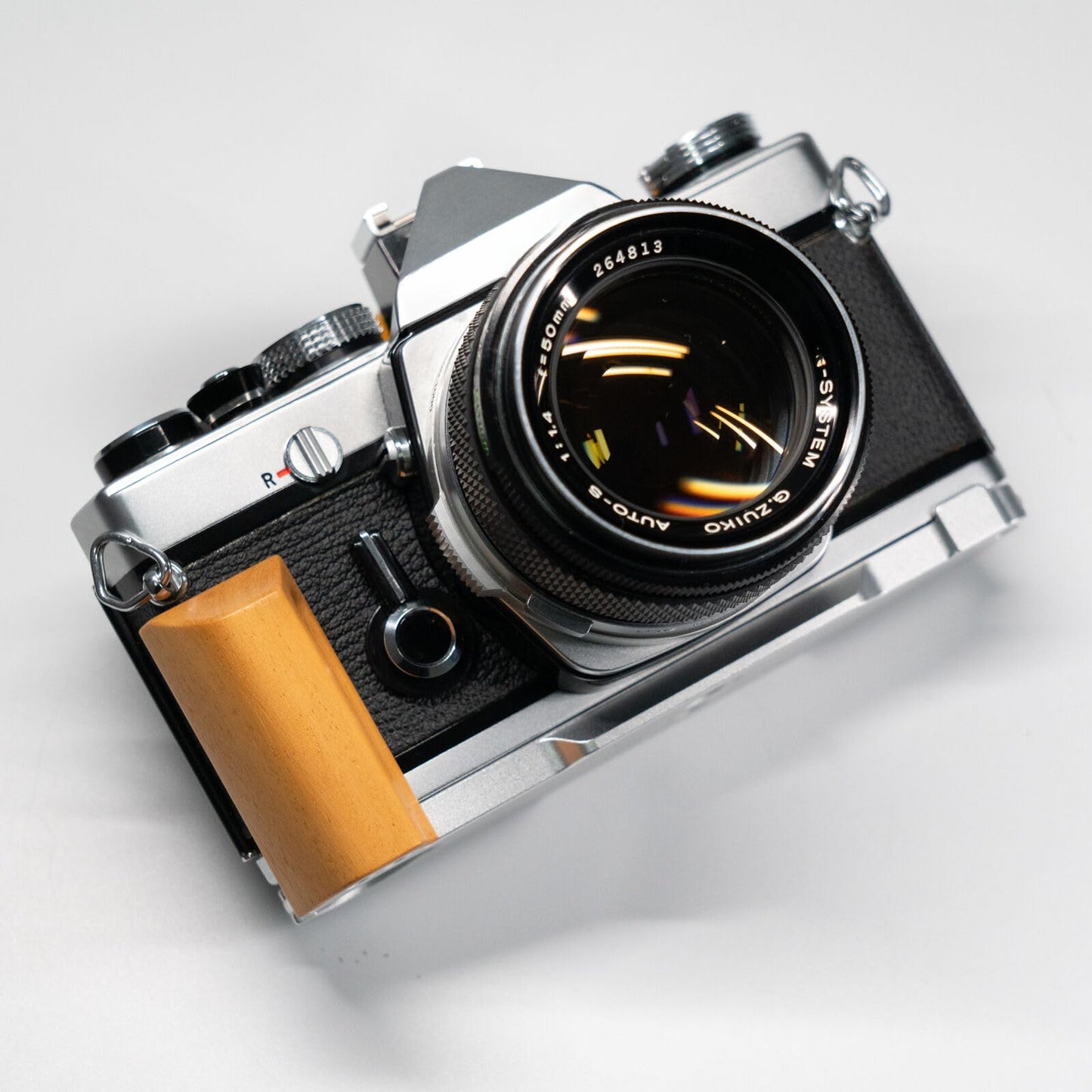 Handmade Wooden Wood Hand Grip L Alloy Base Plate for Olym pus OM2 OM1 OM-1 OM-2 Camera Holder (Gold Sandalwood + Silver Base)