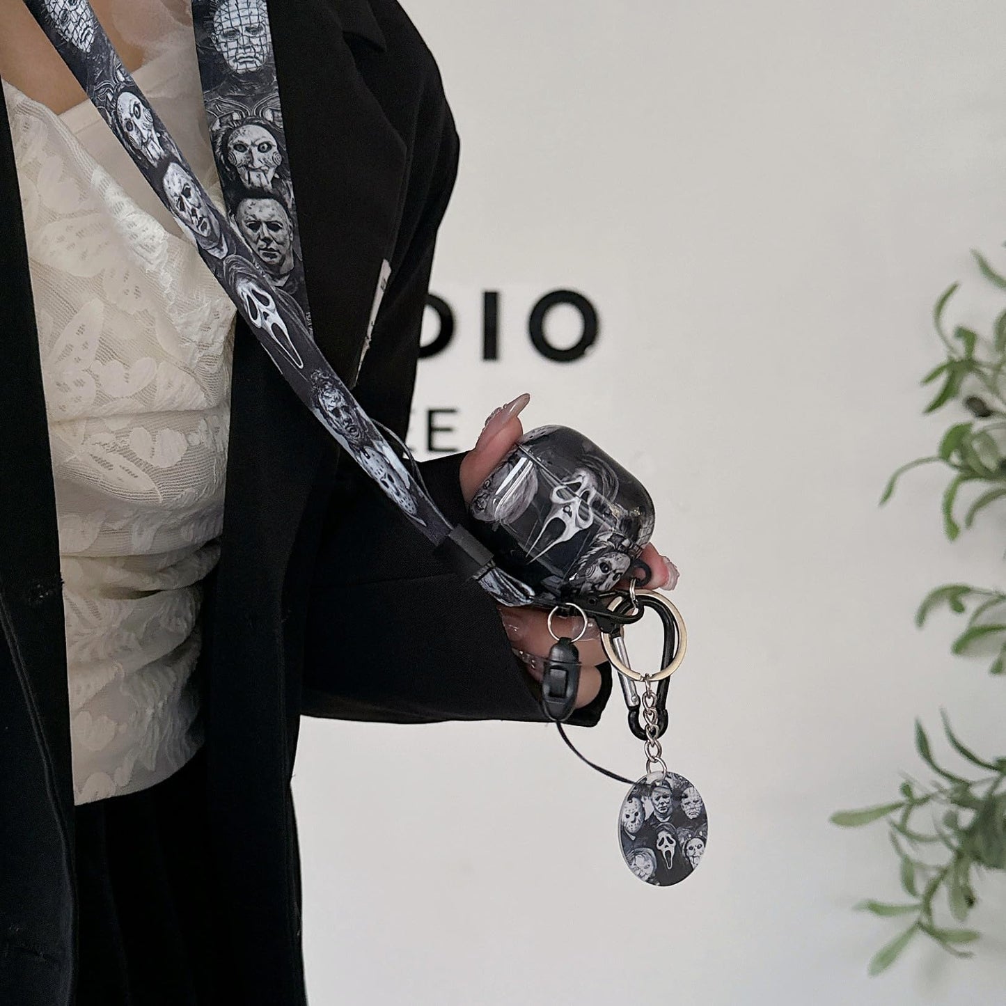Cool Scream Pattern Pro 3rd Generation Case 2025 with Durable IMD Printing Technology and PET Layer?with Horror Keychain Clip Carabiner