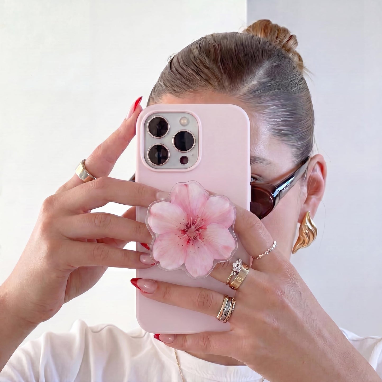 Phone Grip for MagSafe, Magnetic Holder, Strong Magnet, Phone Stand - Flower Shape Aesthetic Design