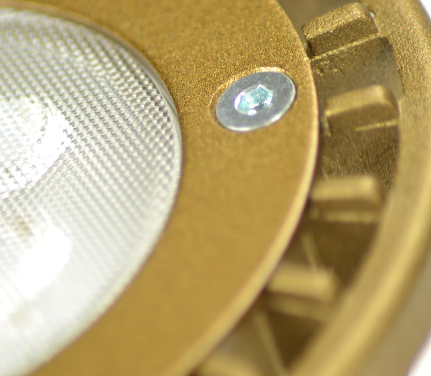 SPW Unique Lighting Systems Flex Gold Series PAR36 5W 32 Degree 300 Lumen 2700K Warm White LED Bulb (LED-5W-CPFL27K)