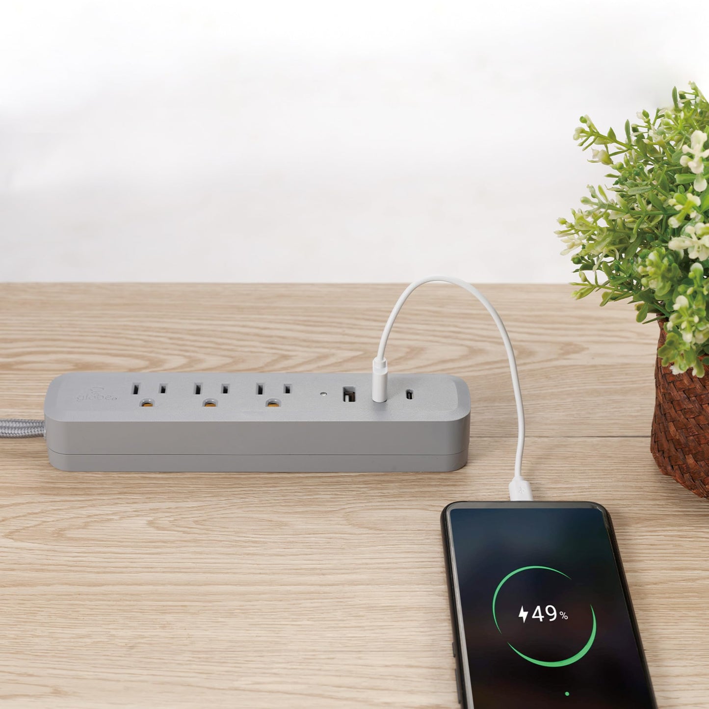 Globe Electric Designer Series 6-ft 3-Outlet USB Surge Protector Power Strip, 2X USB-A Ports, 1x USB-C Port, Right Angle Plug, Gray, 78551