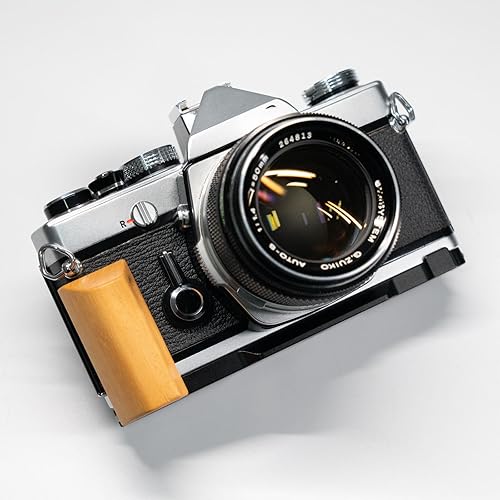 Handmade Wooden Wood Hand Grip L Alloy Base Plate for Olym pus OM2 OM1 OM-1 OM-2 Camera Holder (Gold Sandalwood + Black Base)