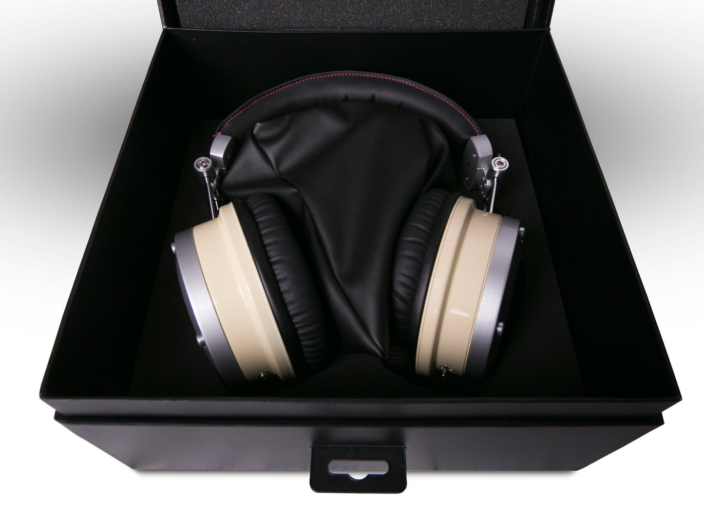 Avantone MP1 MixPhone Professional Headphones, White