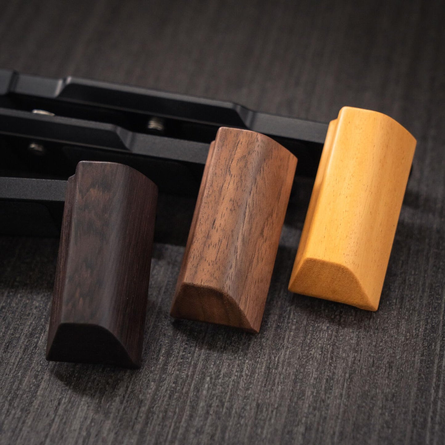 Handmade Wooden Wood Hand Grip L Alloy Base Plate for Olym pus OM2 OM1 OM-1 OM-2 Camera Holder (Walnut + Black Base)