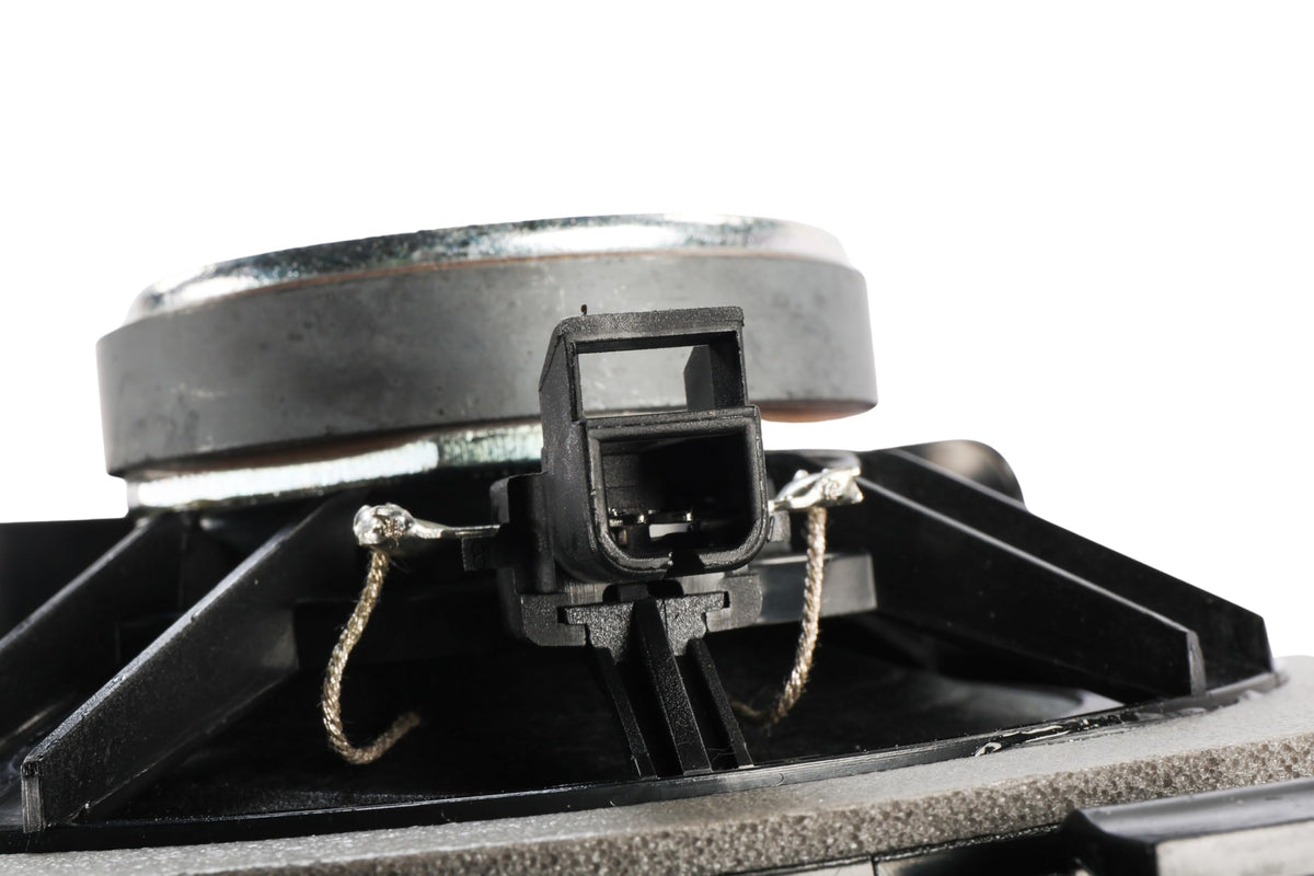 GM Genuine Parts 25858090 Front Door Radio Speaker
