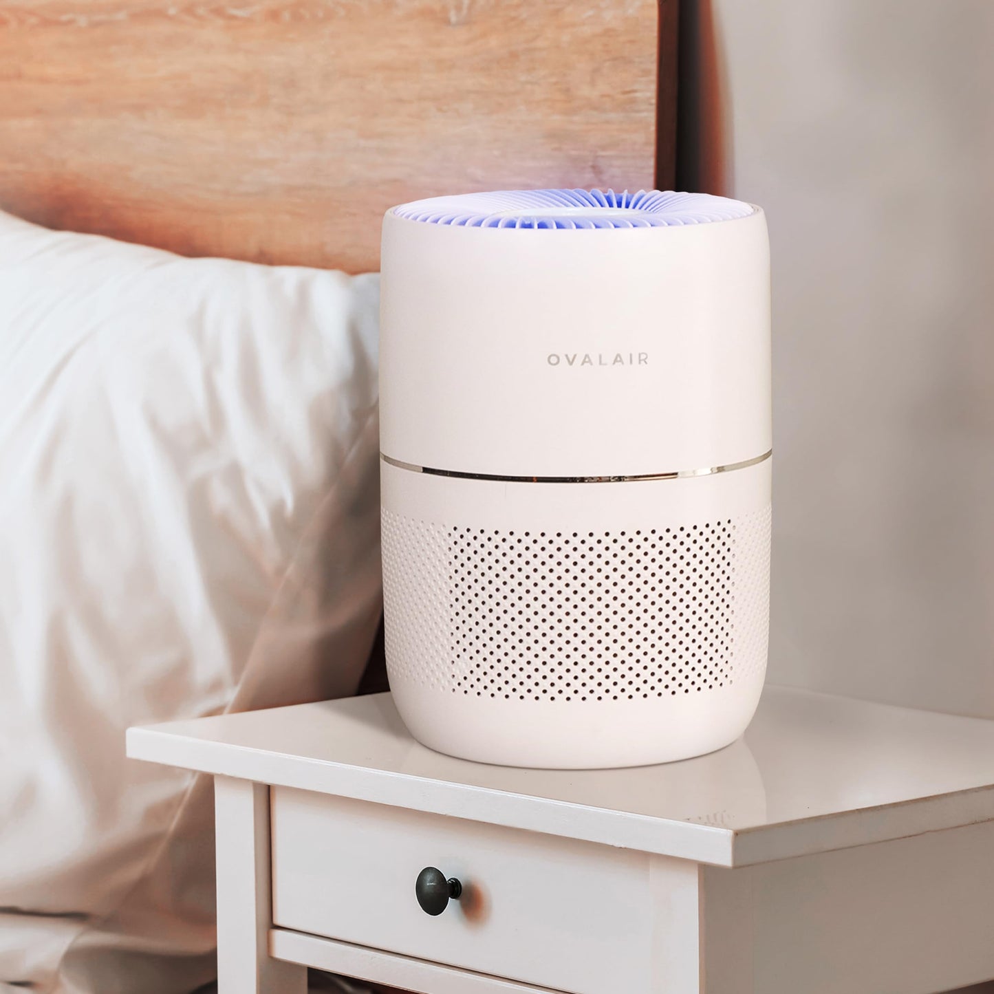 OVAL AIR AIR2000A 3-Stage H13 Smart True HEPA Desk Air Purifier for Rooms up to 150 sq. ft. reduces Pet Odor, Smoke, White