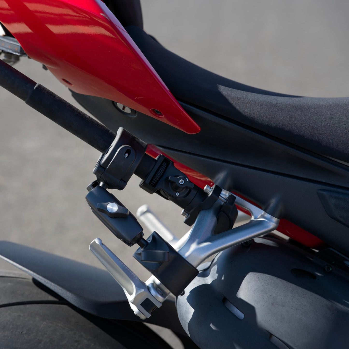 Osmo Dual Heavy-Duty Clamp, Compatibility:Osmo 360, Osmo Action 3, Osmo Action 4, Osmo Action 5 Pro, Osmo Nano