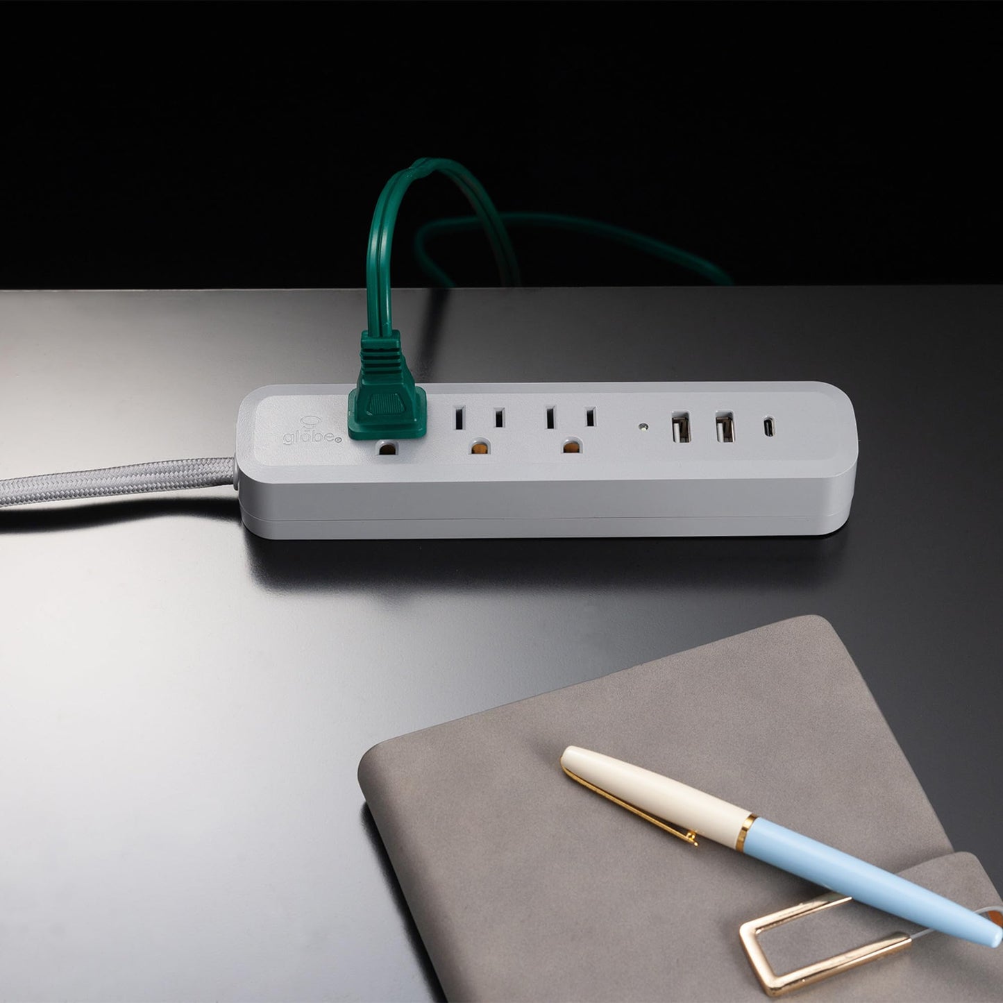 Globe Electric Designer Series 6-ft 3-Outlet USB Surge Protector Power Strip, 2X USB-A Ports, 1x USB-C Port, Right Angle Plug, Gray, 78551