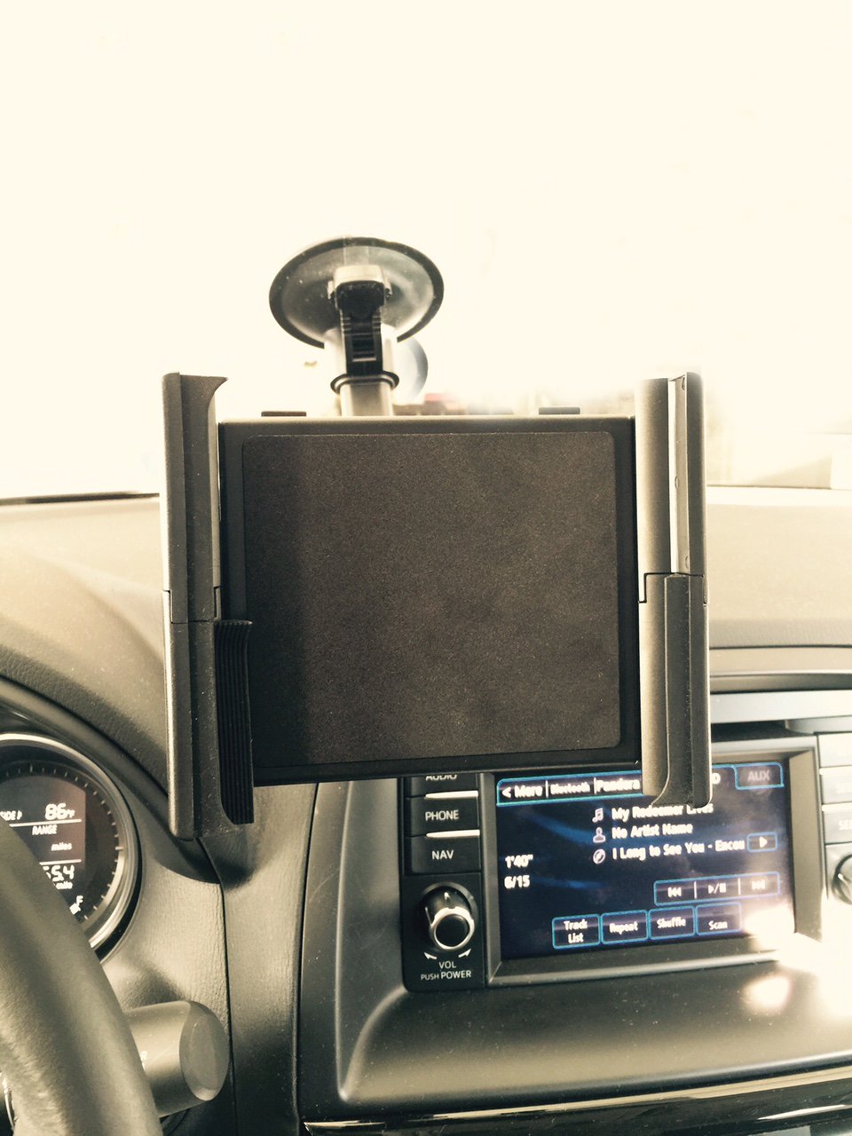 Mobotron WM-400V Vehicle Windshield Mount for 5-12" Smartphones and Tablets