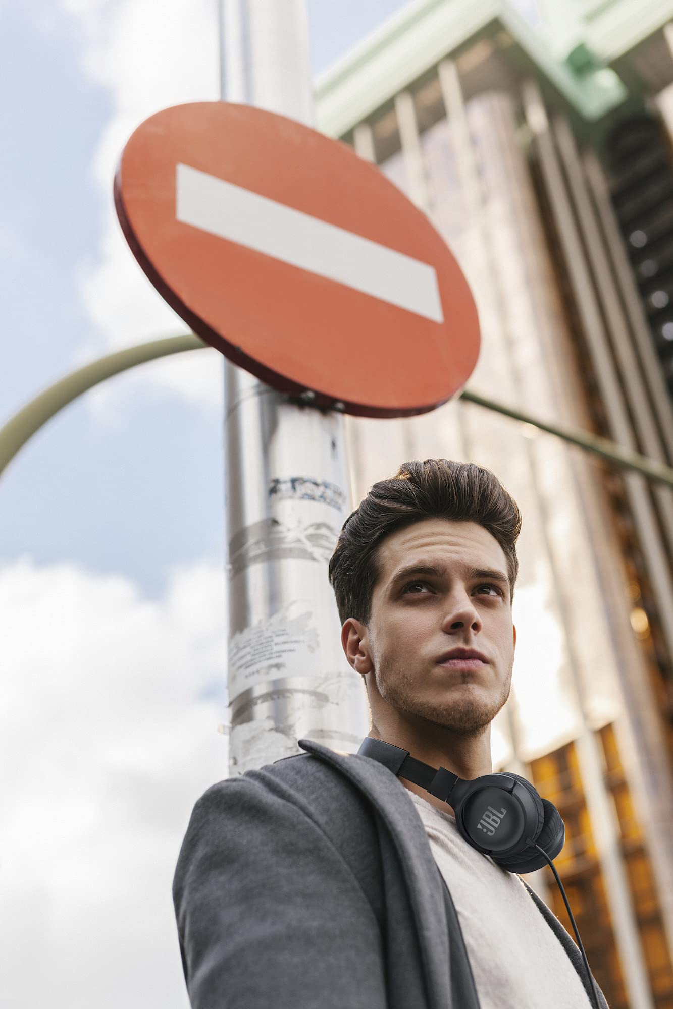 JBL Tune 500 - Wired on-ear headphones, JBL Pure Bass Sound, 1-button remote/mic, Tangle-free flat cable, Lightweight and foldable design, Ask Siri or