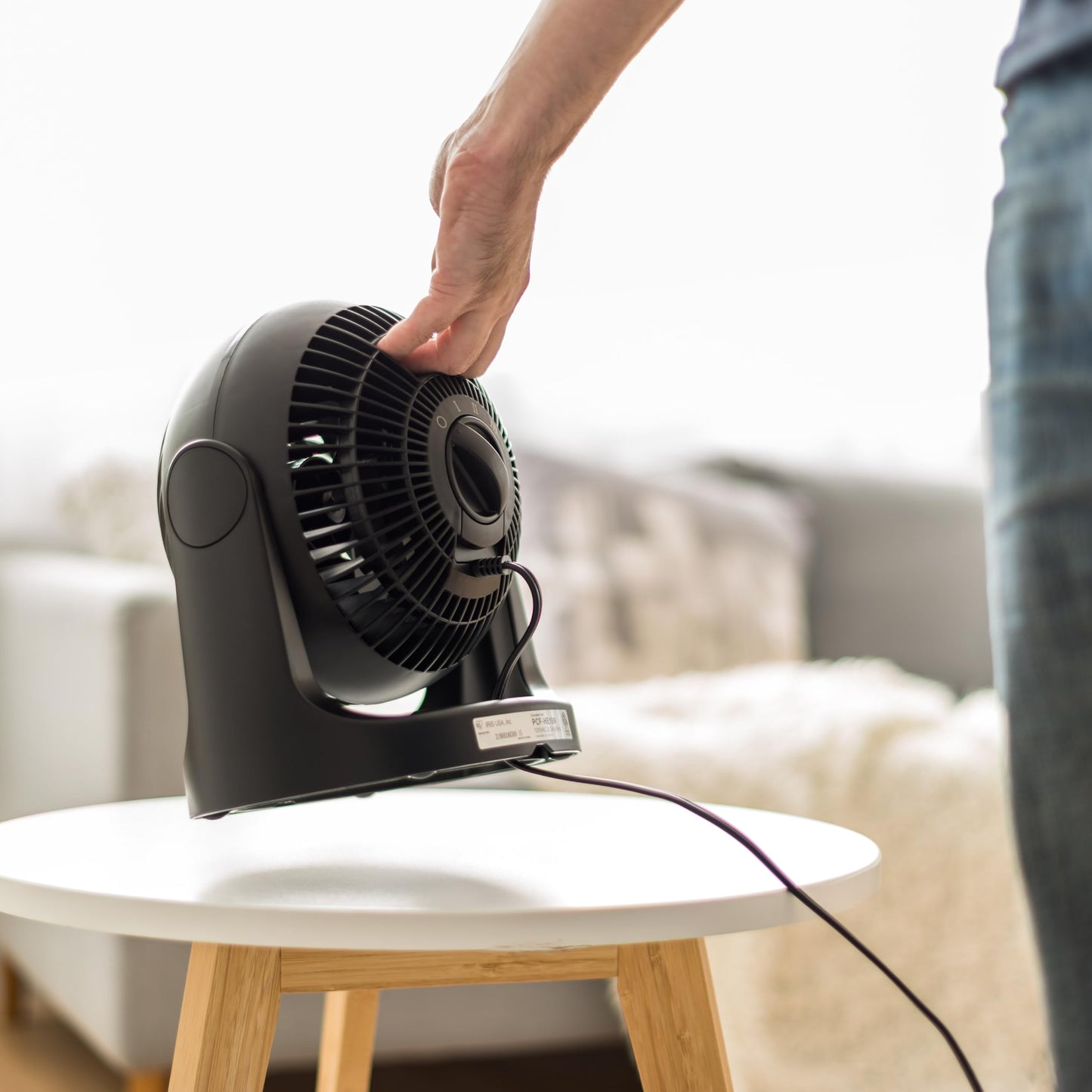 IRIS USA Desk Fan, Air Circulator, 3 Speeds, 52ft Max Air Distance, 360° Adjustable Tilt, 30 db Quiet Motor, Fan for Bedroom, Office, Dorm, Medium