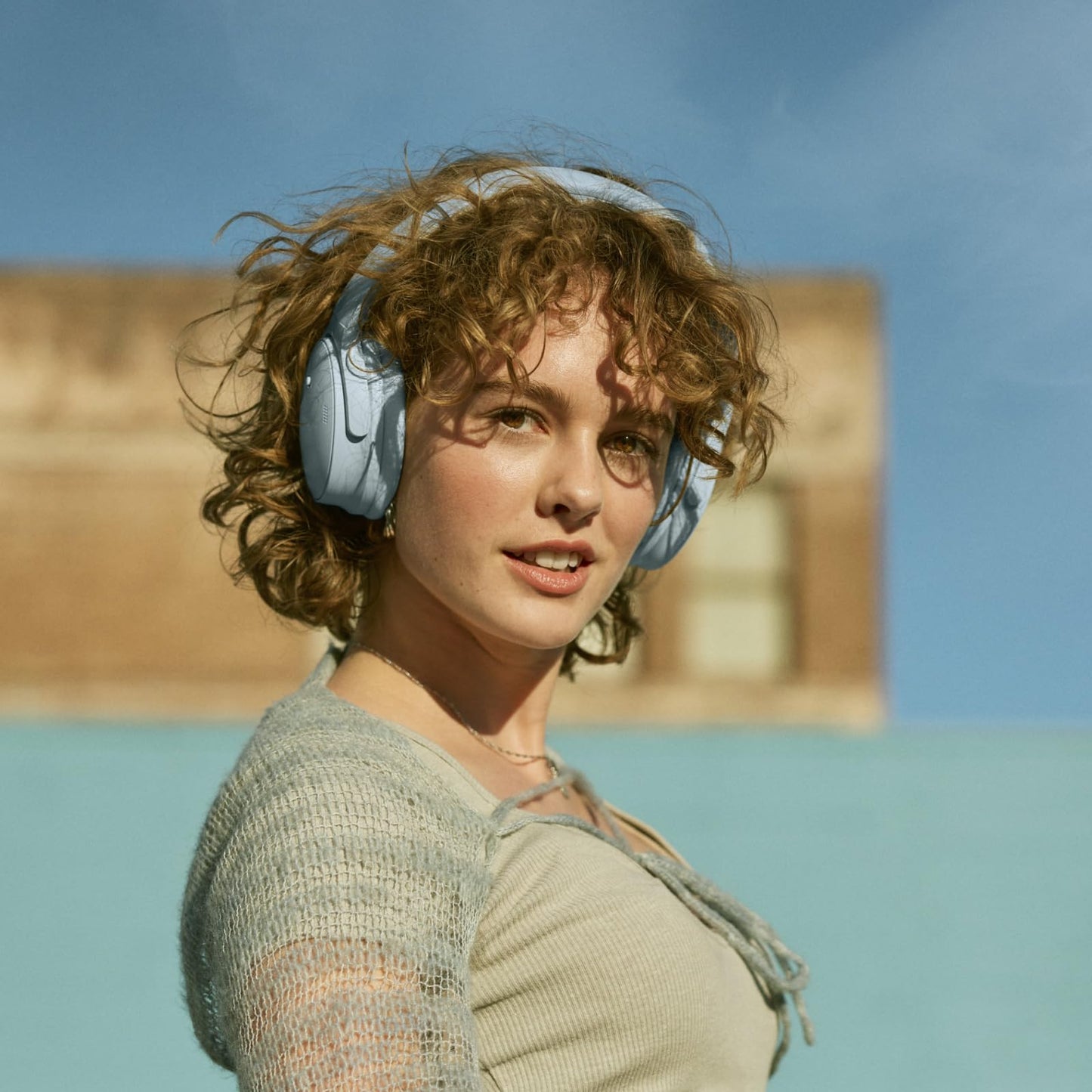 Bose QuietComfort Wireless Noise Cancelling Headphones, Bluetooth Over Ear Headphones with Up to 24 Hours of Battery Life, Moonstone Blue - Limited