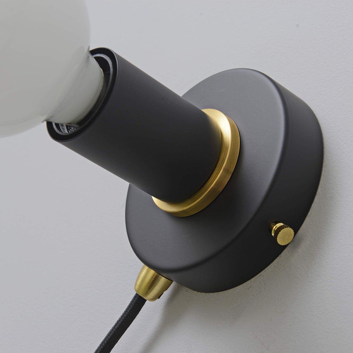 BRIGHTTIA Matte Black Plug-in Simple Ring Wall Sconce Light - Brushed Brass Color Accents - Modern Minimalist Lighting - Mid Century Industrial