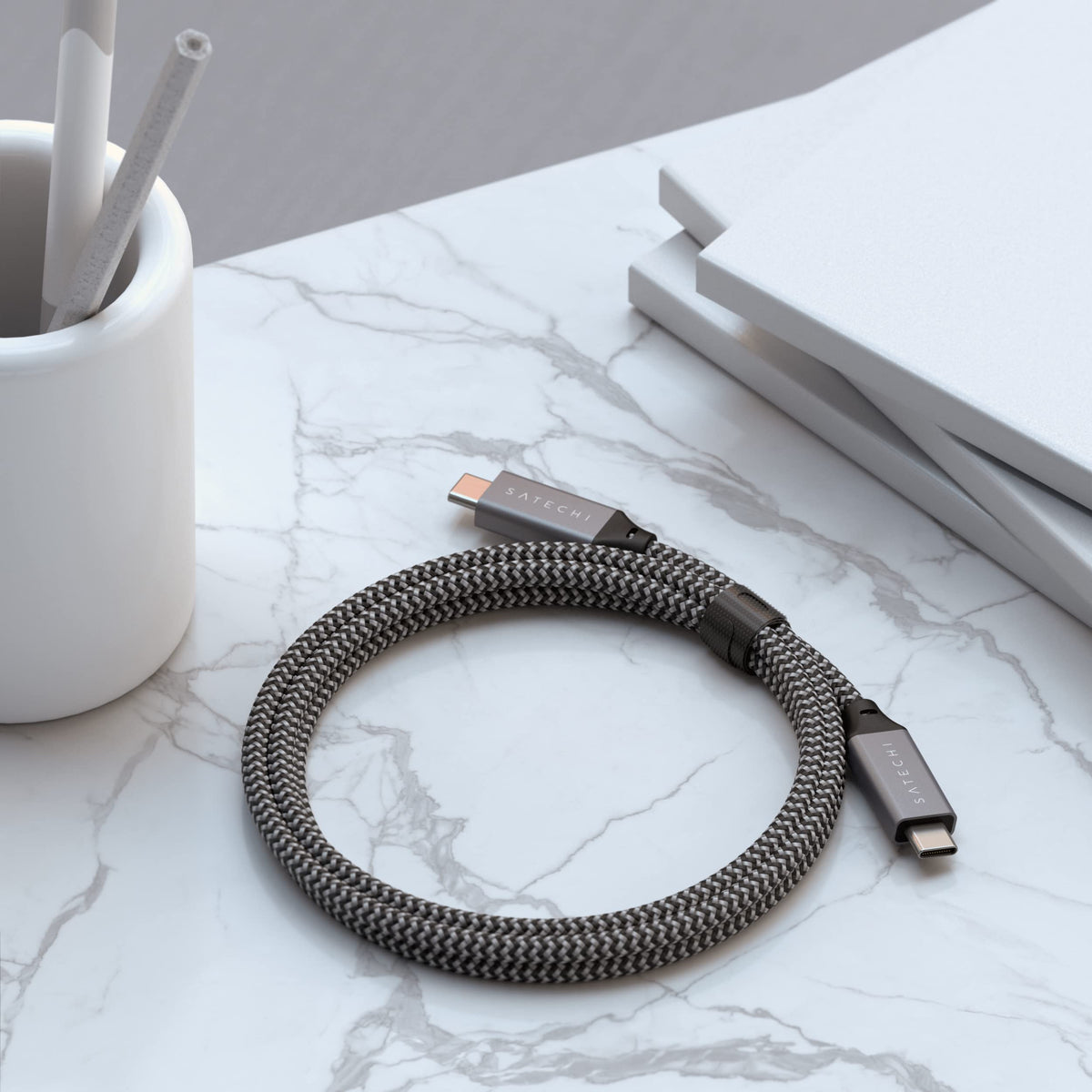 Satechi USB4 Pro Cable, 140W Power Delivery, 40Gbps Data Transfer