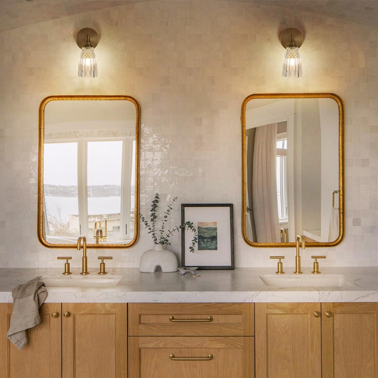 HDDFL Brass Bathroom Light Fixture Vintage Bathroom Vanity Lighting 1 Light Glass Wall Scone for Bedroom Bath Living Room Hallway