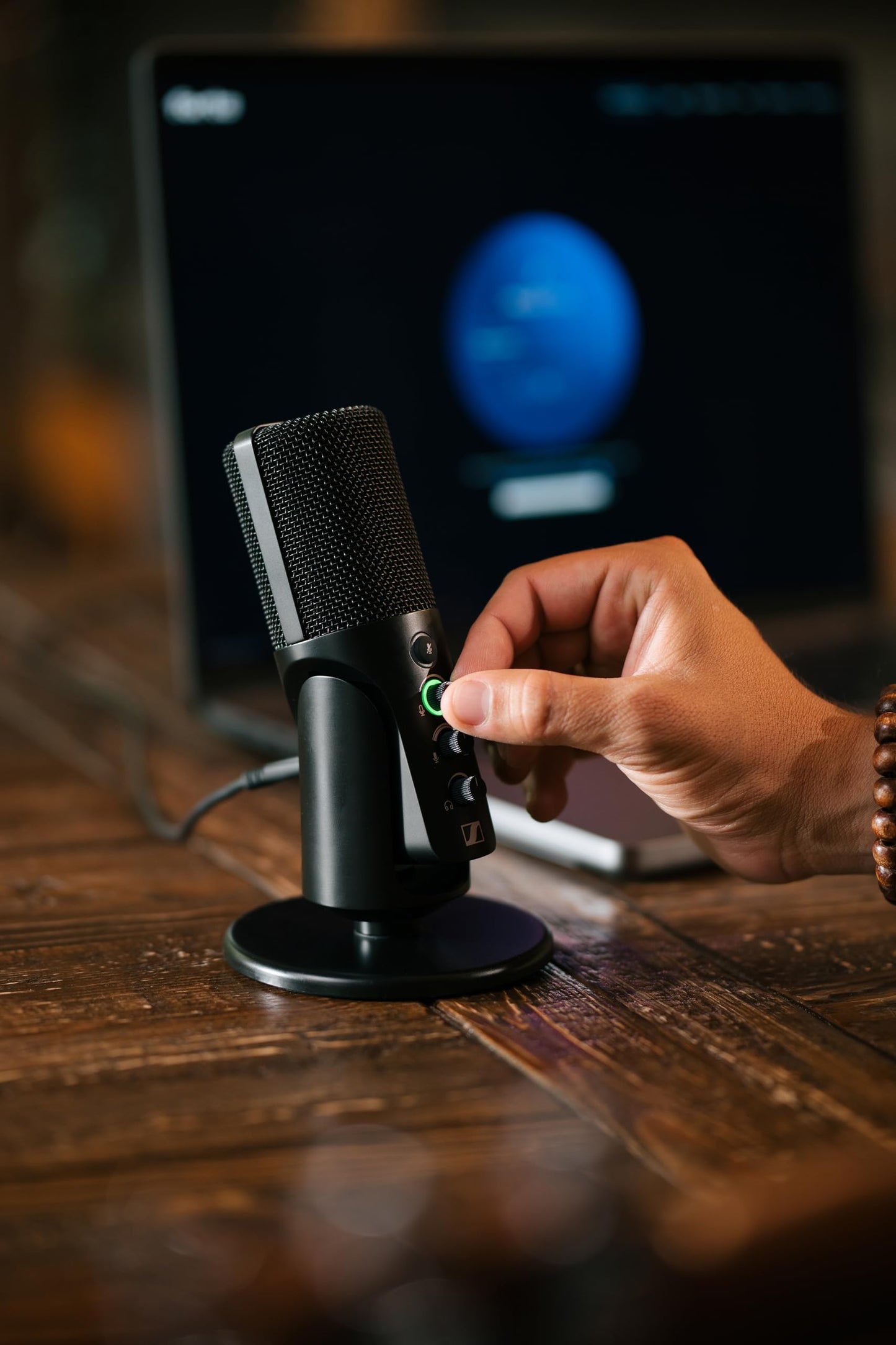 SENNHEISER Professional Profile - USB Cardioid Condenser Microphone & Table Stand, 1.2 m USB-C Cable - Mute Button, Built-in Headphone Jack, Gain, Mix