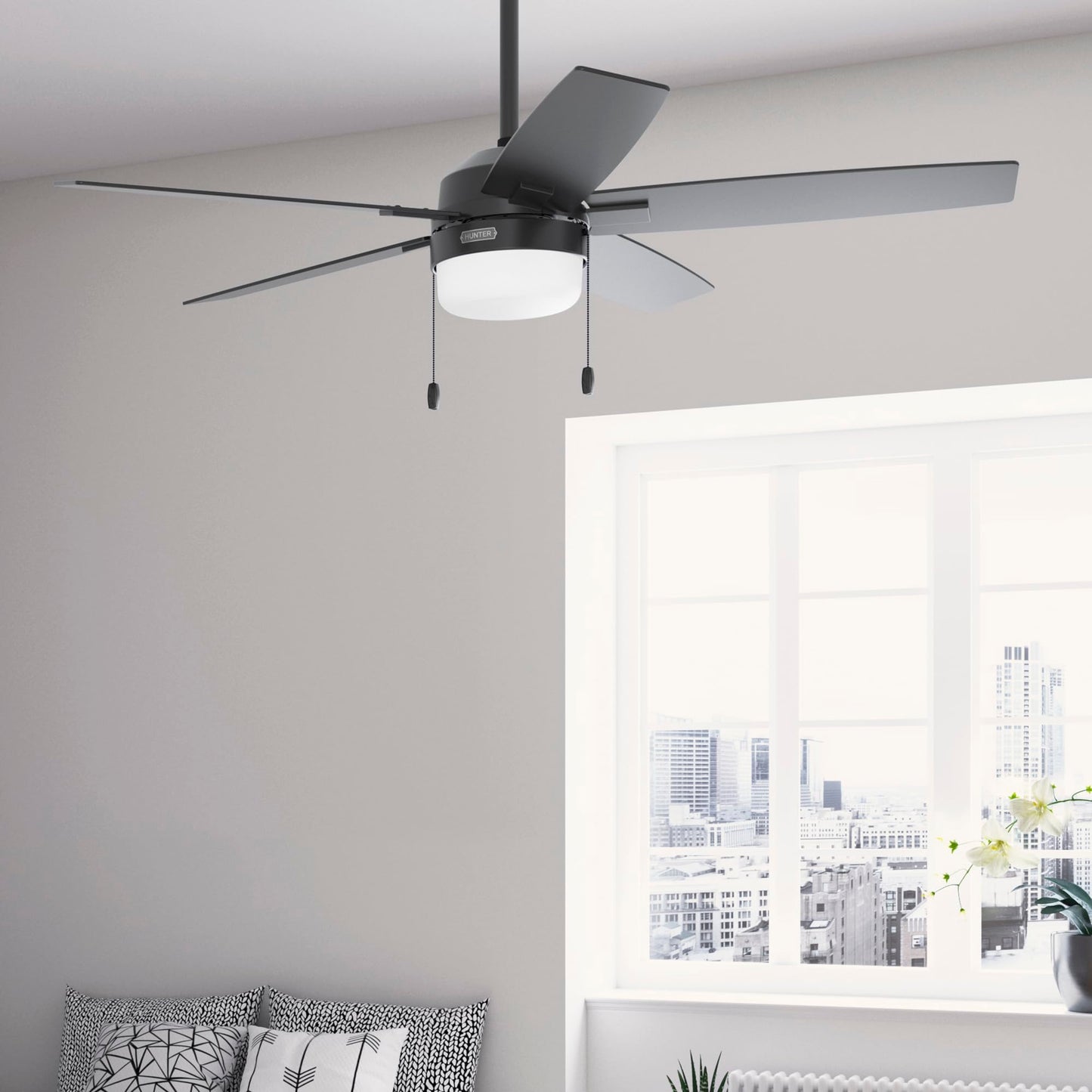 Hunter Fan 52 Inch Matte Black Ceiling Fan with Light and Pull Chain, indoor ceiling fan for Bedroom, Living Room/Family Room, Dining Room, Kitchen