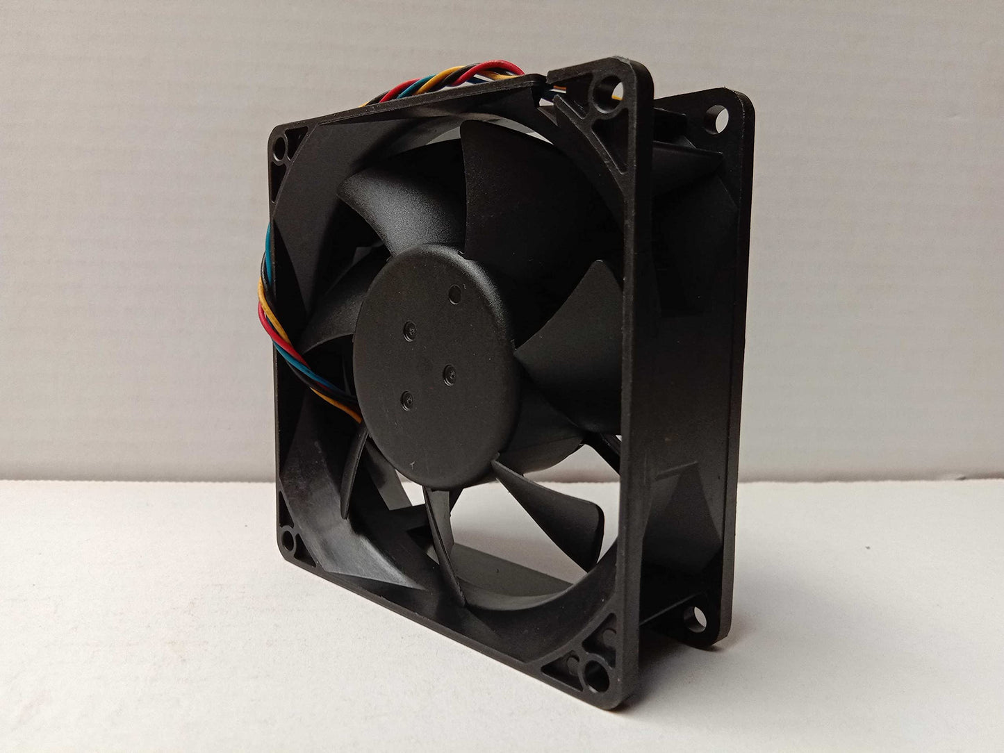 ELOMILE 12V 90mm Fan, 0.60A 4-Pin Temperature Control, 90*90*32MM, Desktop, Laptop, Server, Gaming Console Compatible
