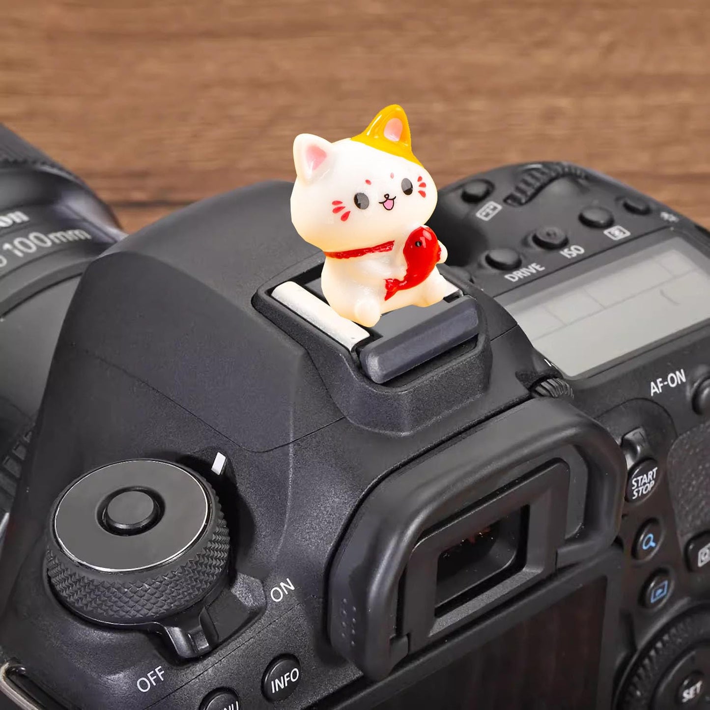 Camera Hot Shoe Cover, Cute Hot Shoe Cap, Hot Shoe Protector Compatible with Sony Fujifilm Fuji Canon Nikon Pentax Leical Panasonic (Lucky Cat)