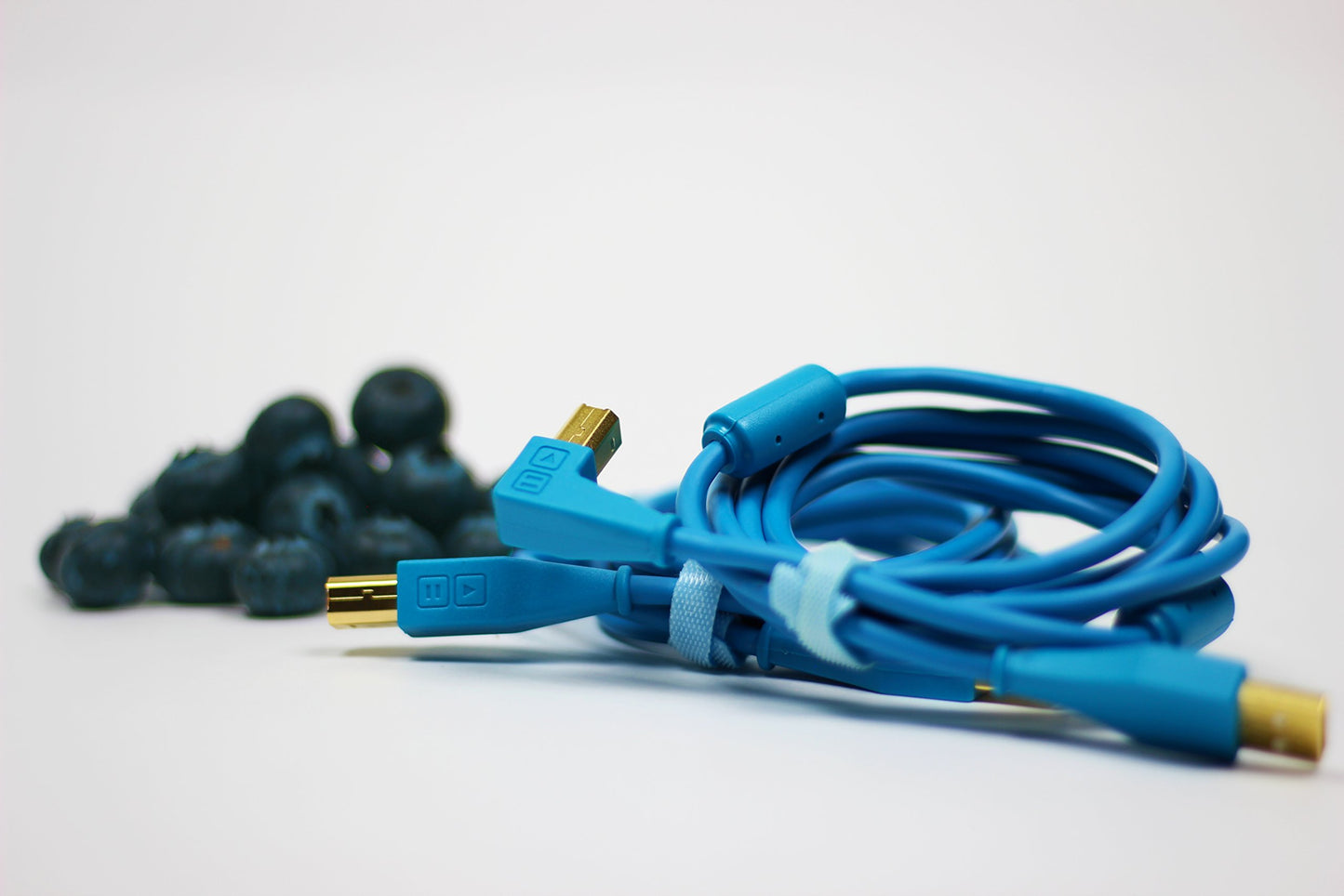 DJ TechTools Chroma Cables Right-Angled USB-A to USB-B Cable | 1.5m / 5 ft | Audio Optimized | Shielded from Interference | Cable Tie (Blue)