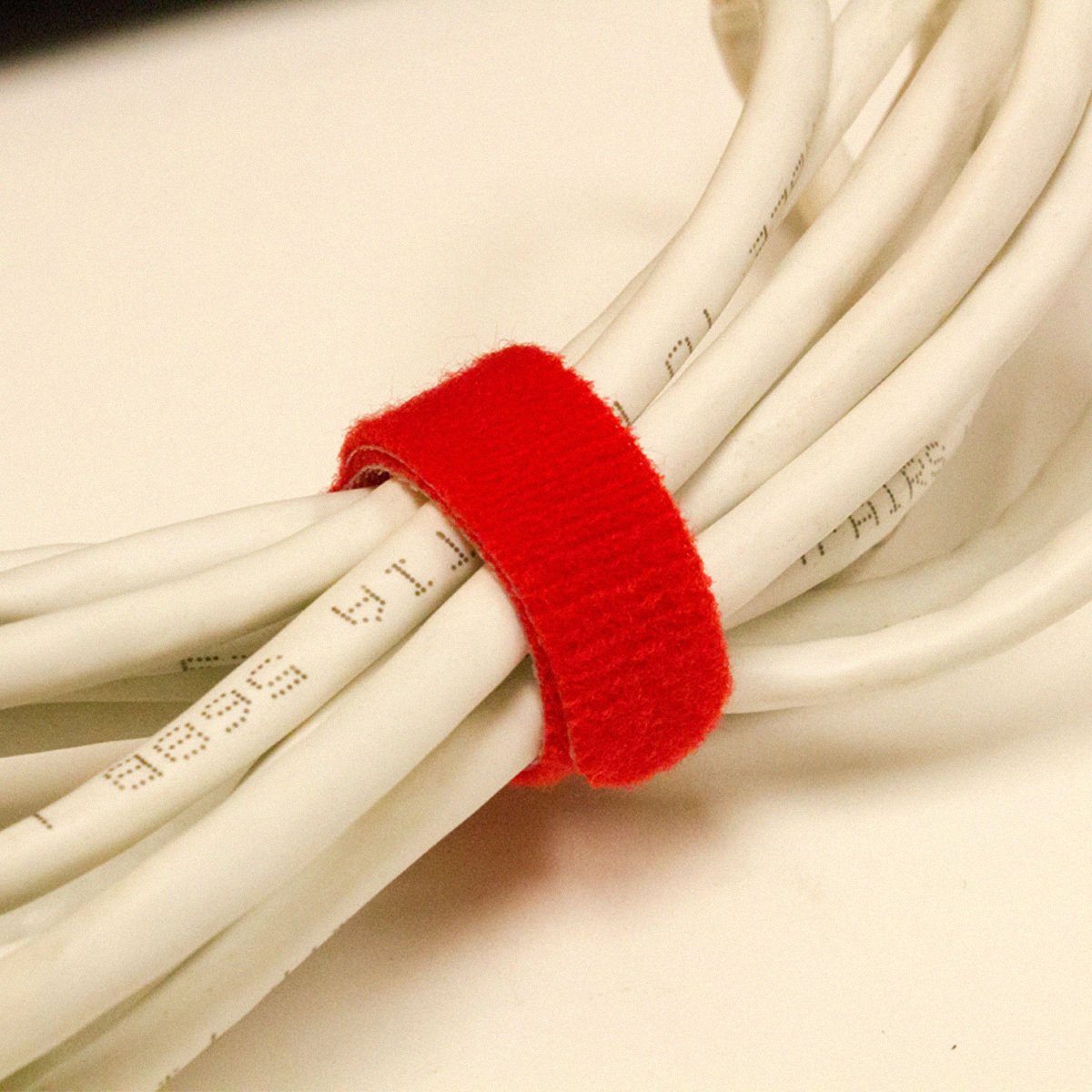 NavePoint 9.5 Inch Hook and Loop Reusable Strap Cable Cord Wire Ties 50 Pack Red