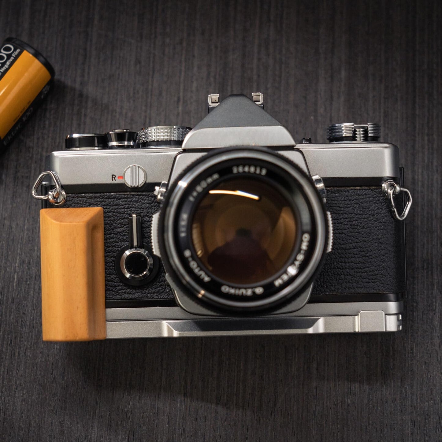 Handmade Wooden Wood Hand Grip L Alloy Base Plate for Olym pus OM2 OM1 OM-1 OM-2 Camera Holder (Gold Sandalwood + Silver Base)