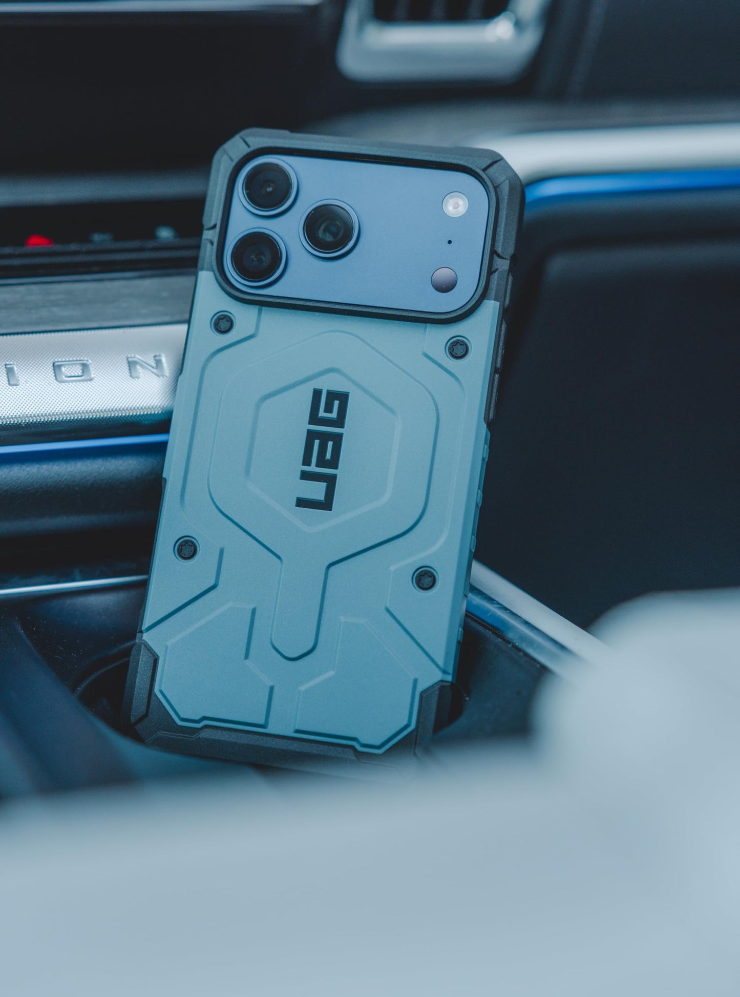 URBAN ARMOR GEAR UAG Designed for iPhone 17 Pro Max Case Pathfinder - Compatible with MagSafe Military Grade Protective Cover, Cloud Blue