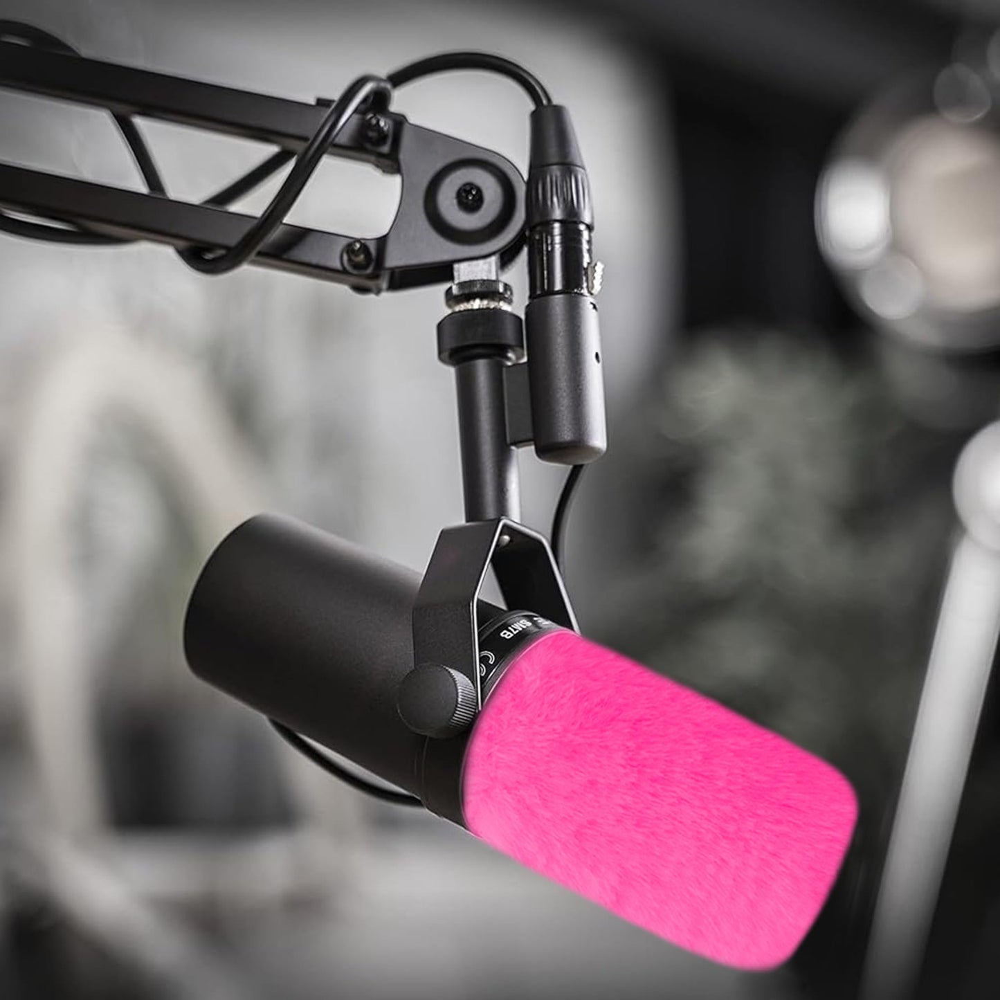 LEFXMOPHY SM7B Windscreen for Shure SM7B SM7dB Vocal Microphone Replacement Pop filter, Hot Pink Furry Wind Muff Deadcat Cover