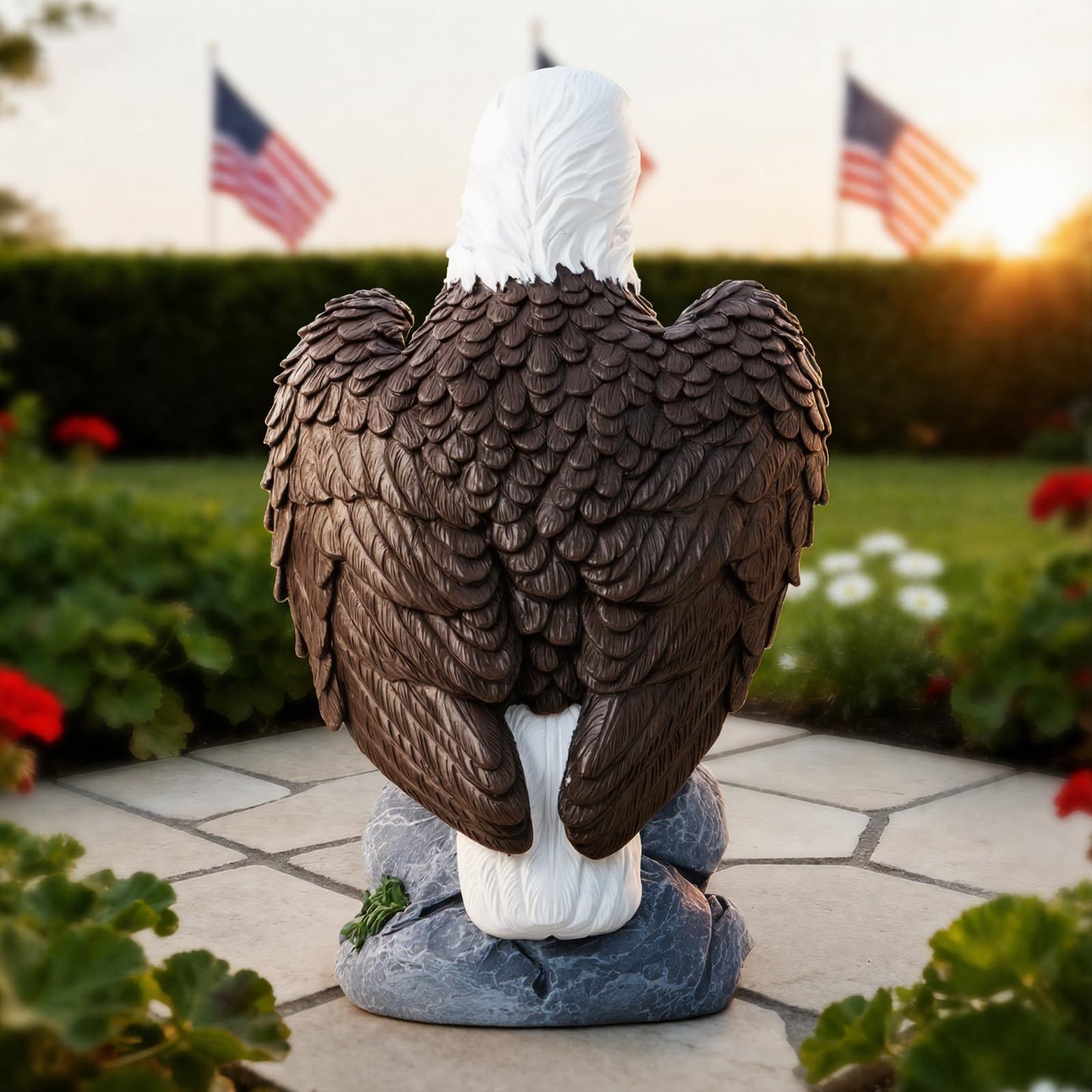 YDKOJGW American Bald Eagle Garden Statue with Solar Light,Outdoor Decor Sculpture,Perfect for Patio,Yard,Porch,Balcony,Distinctive Bald Eagle Home
