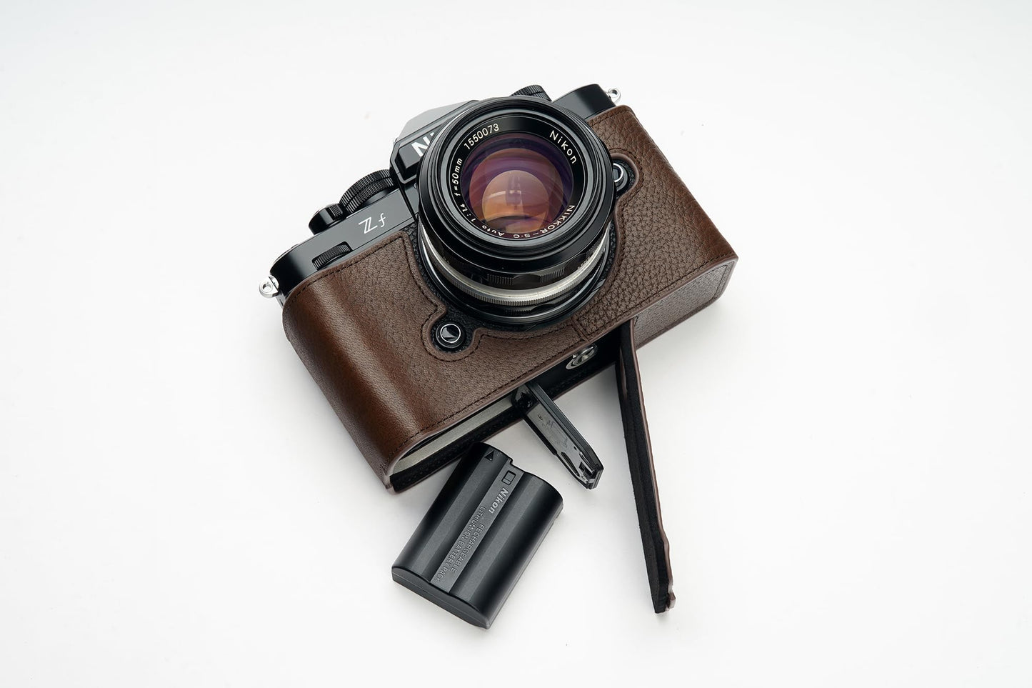 BMAOLLONGB ZF Camera Case, Handmade Genuine Real Leather Half Camera Case Bag Cover for Nikon ZF Camera Bottom Opening Version + Hand Strap (Coffee)