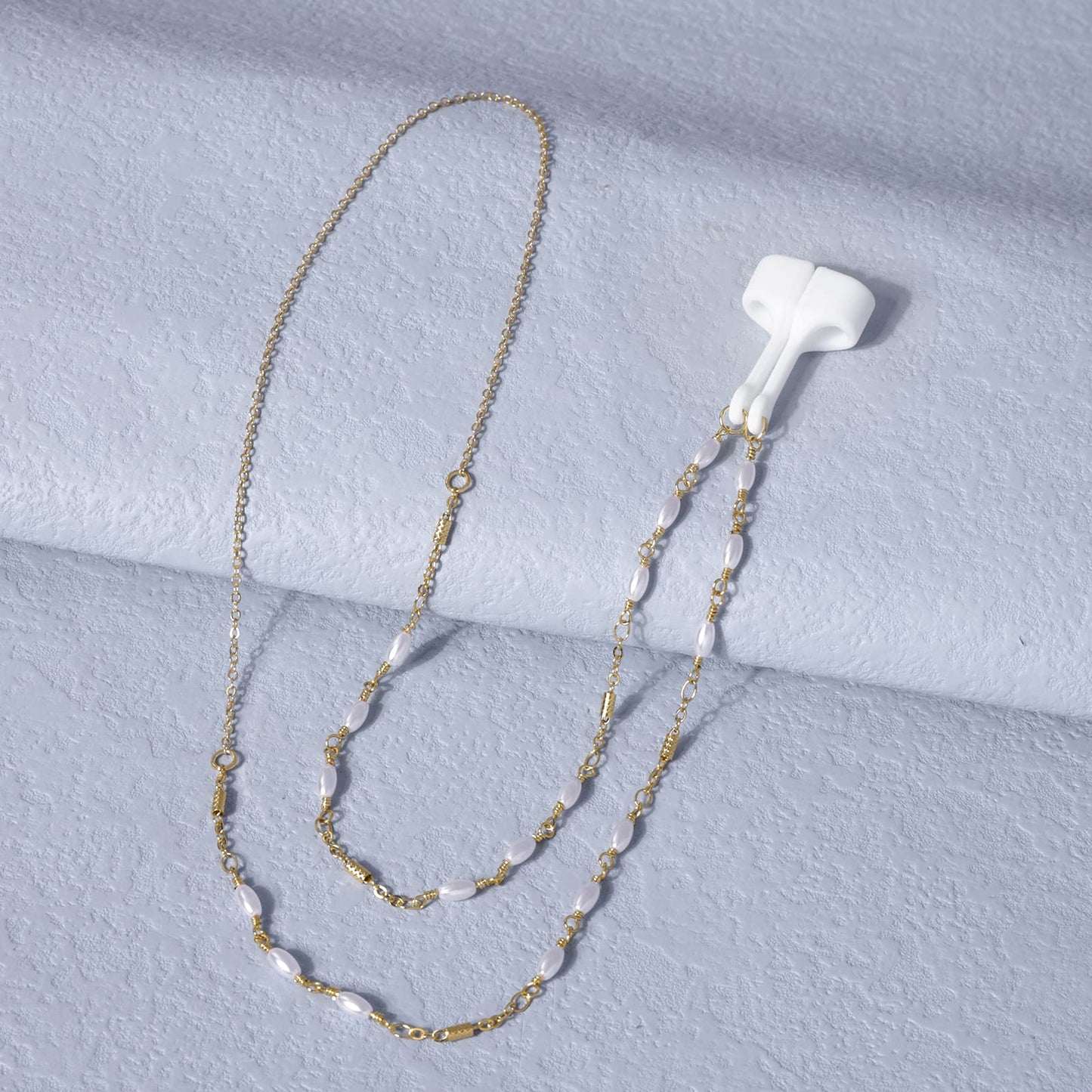 EGEN Magnetic Silicone Case Holder Strap Anti-Lost Chain with White Plastic Pearl and Copper Bead Accessories Necklace for Airpods Pro 3 2 1